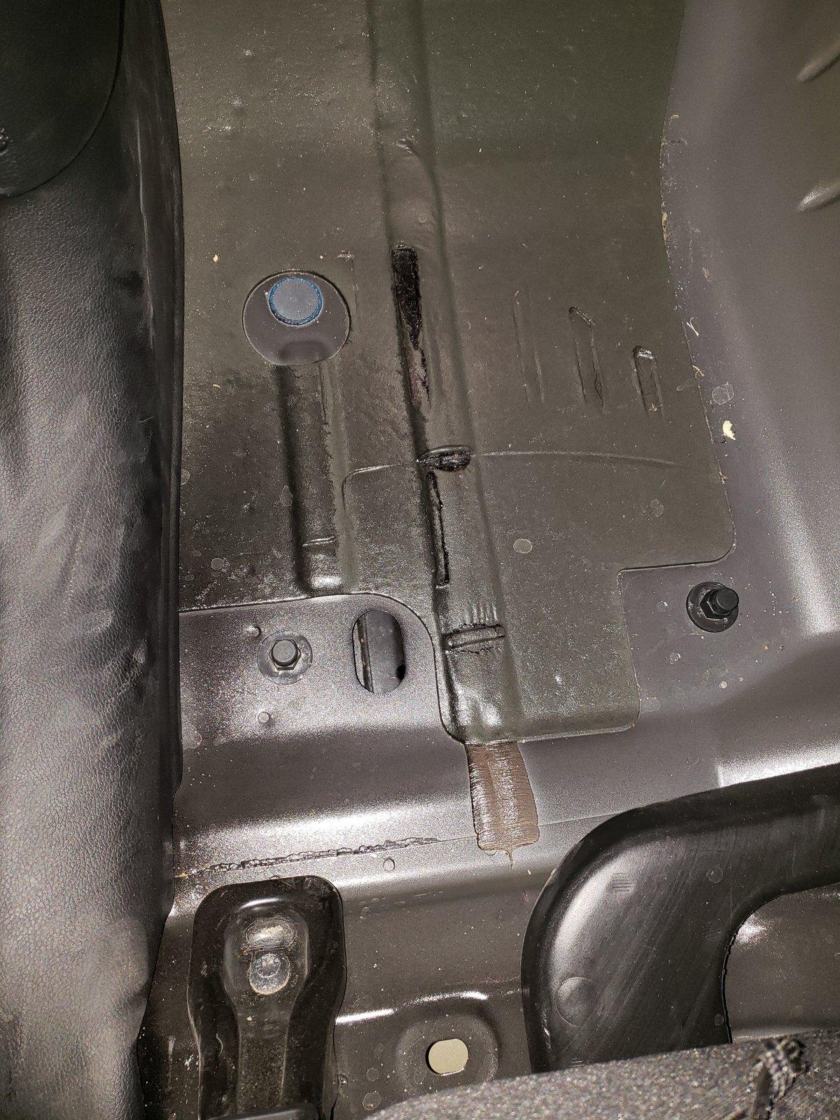 Jeep Wrangler JL Anybody sound deaden the floor/wheelwell/doors and beef up weather stripping? 20180902_184138
