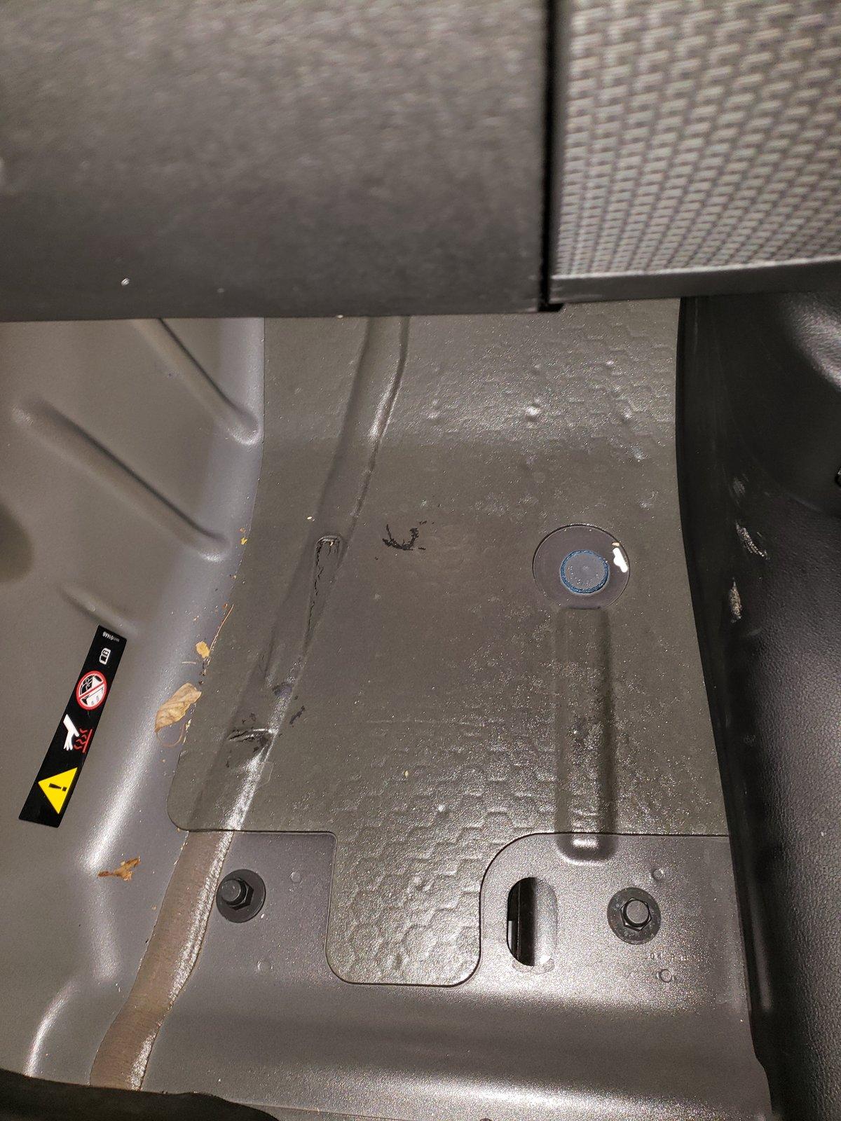 Jeep Wrangler JL Anybody sound deaden the floor/wheelwell/doors and beef up weather stripping? 20180902_184300