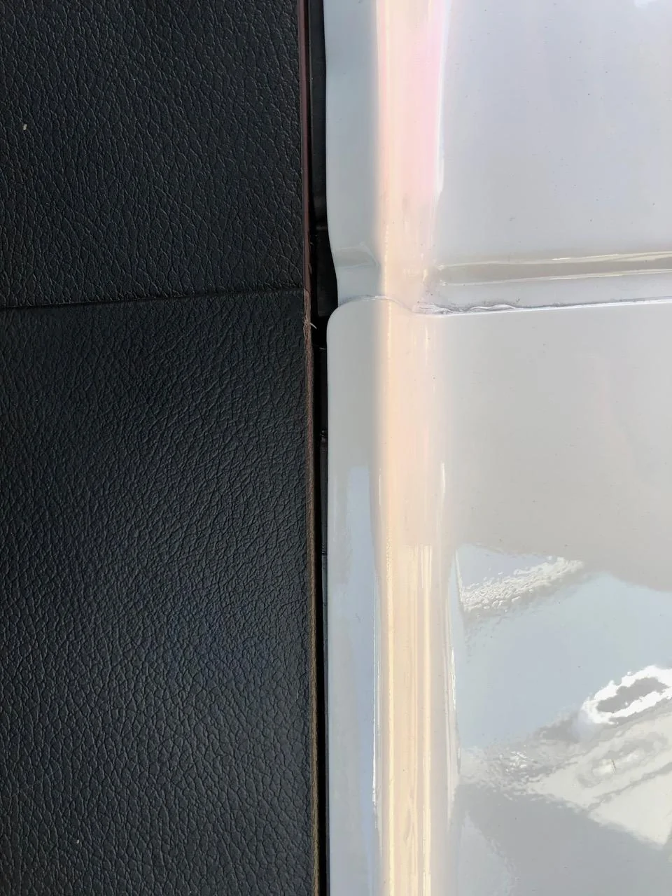 Jeep Wrangler JL Plastic Molding fit and finish not very nice...... IMG_0353