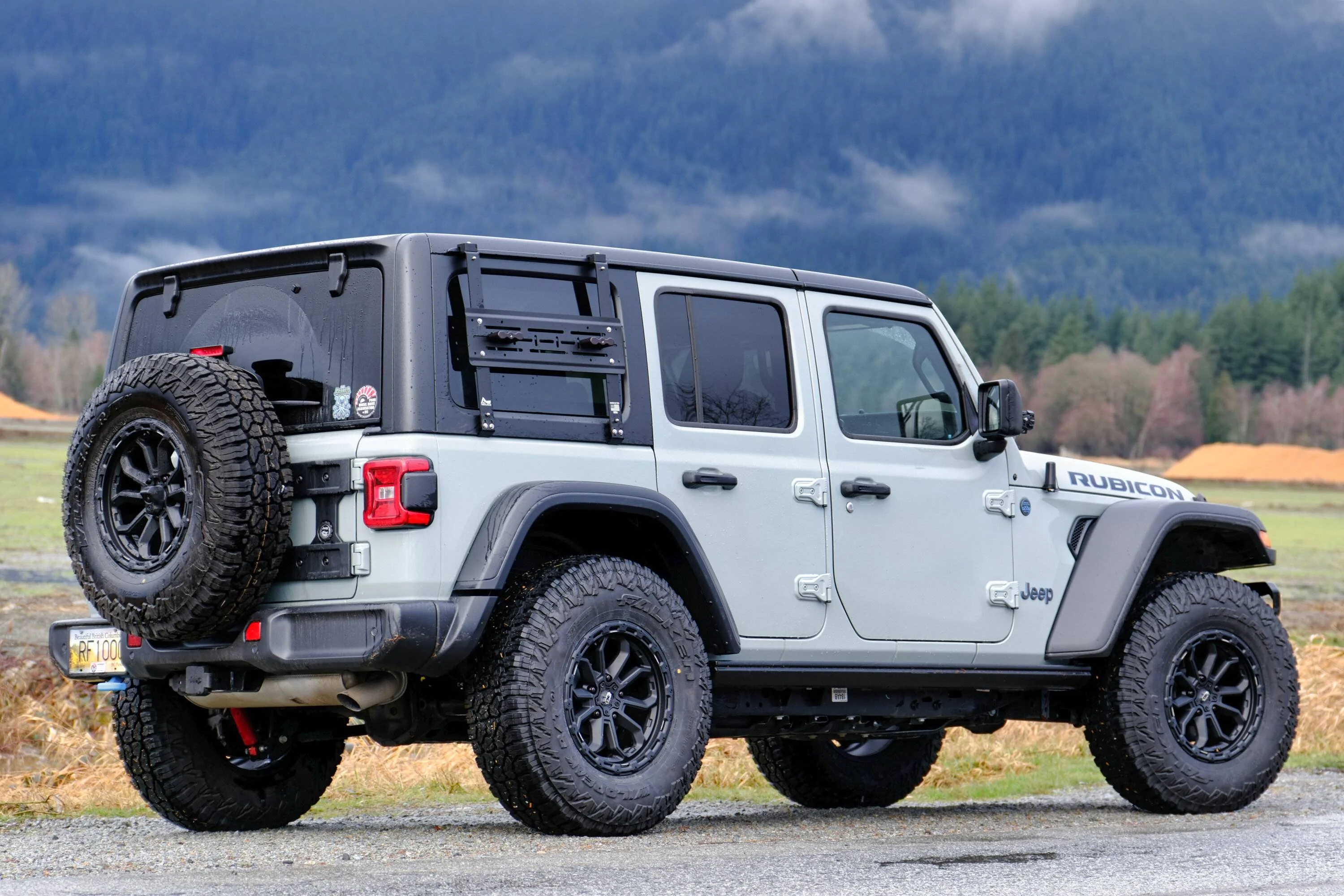 Jeep Wrangler JL 17x9 +12 offset wheels DSCF1445