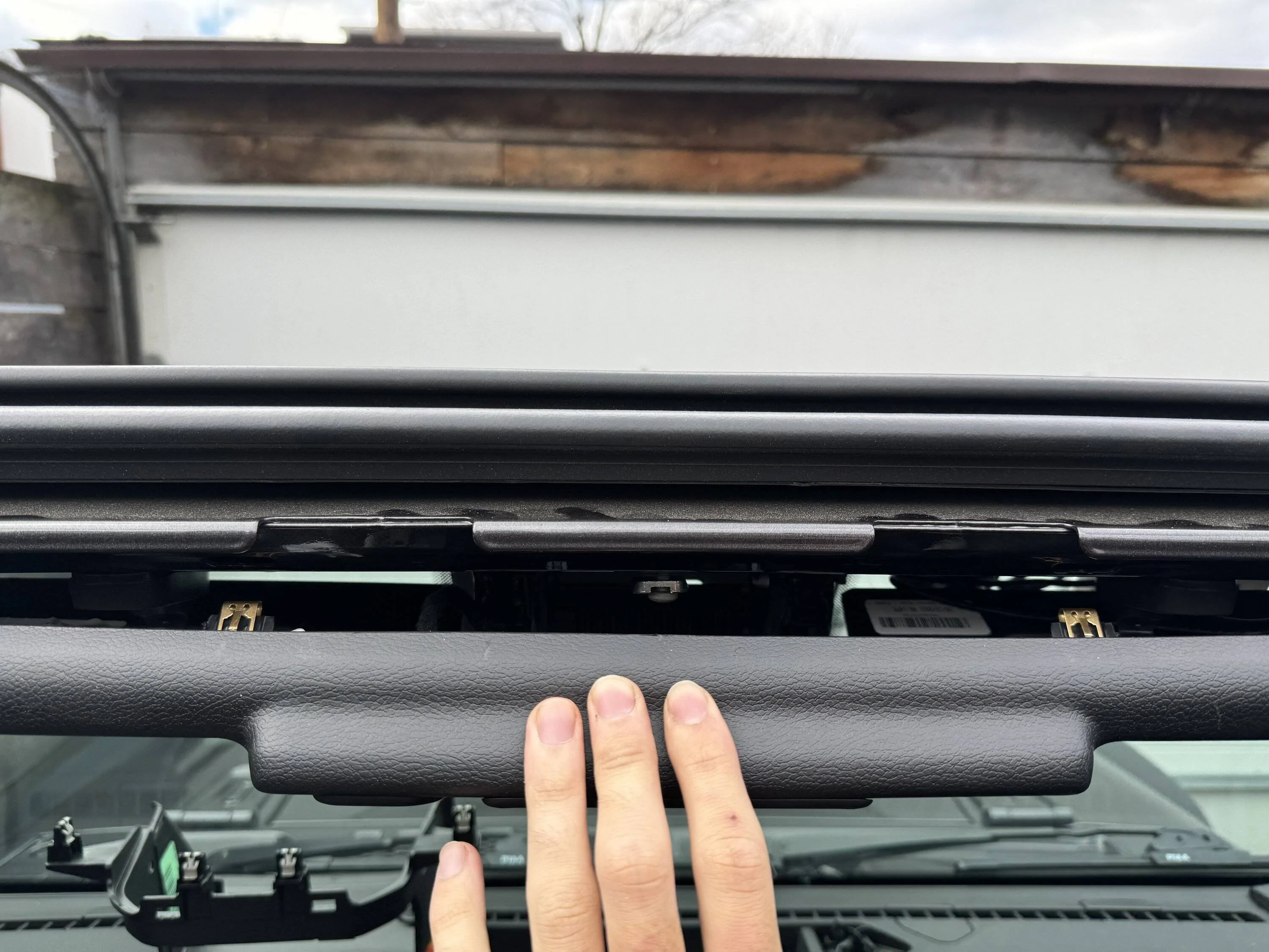 Jeep Wrangler JL Installing a Digital Rear View Mirror / Dash Cam IMG_4476