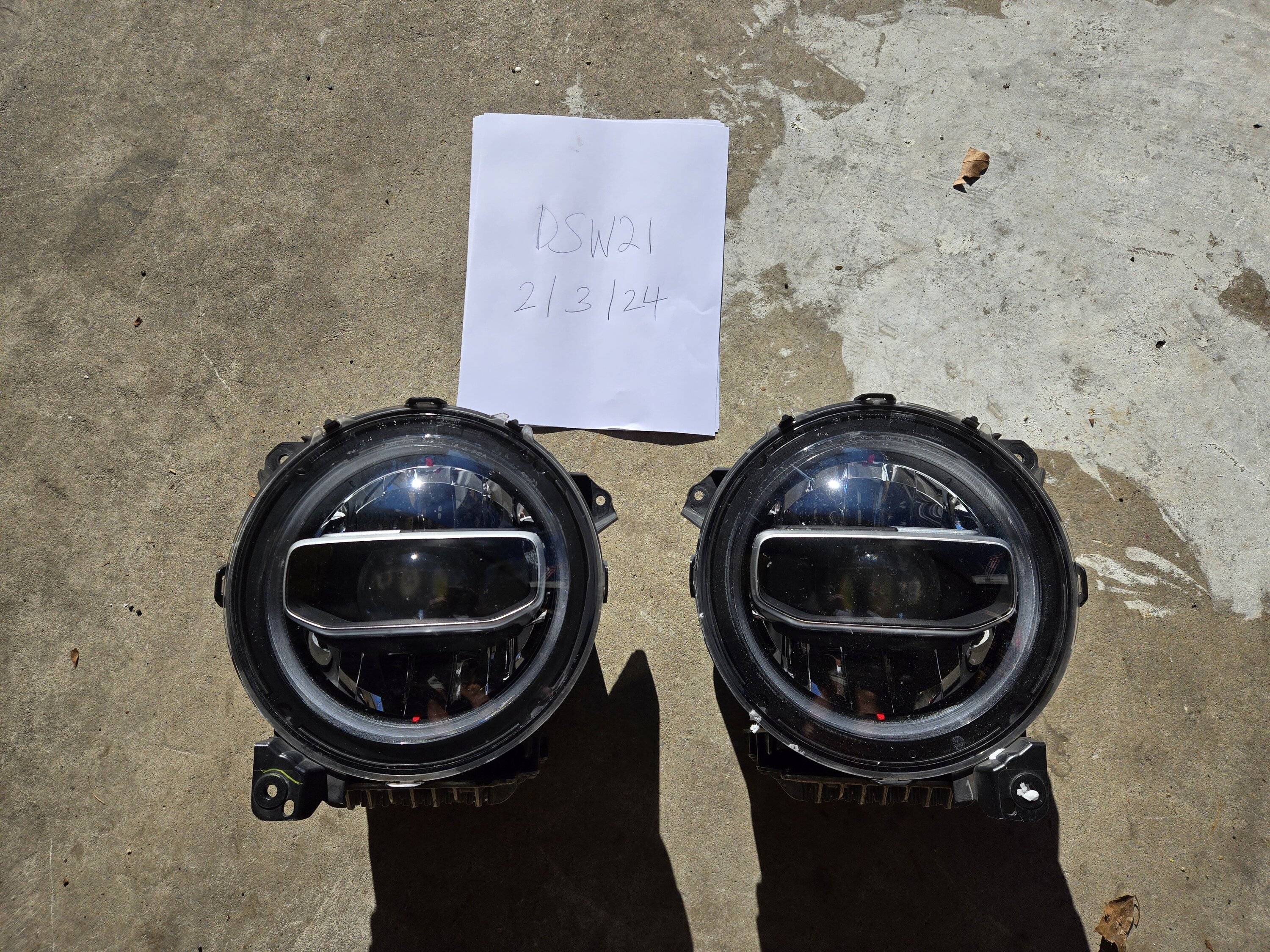 Jeep Wrangler JL OEM LED Headlights SEE POST 1000000812