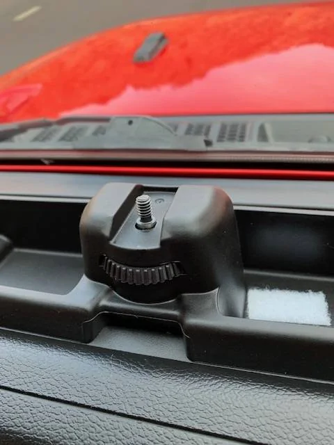 Jeep Wrangler JL Help Identify This Dash Mount dash mount
