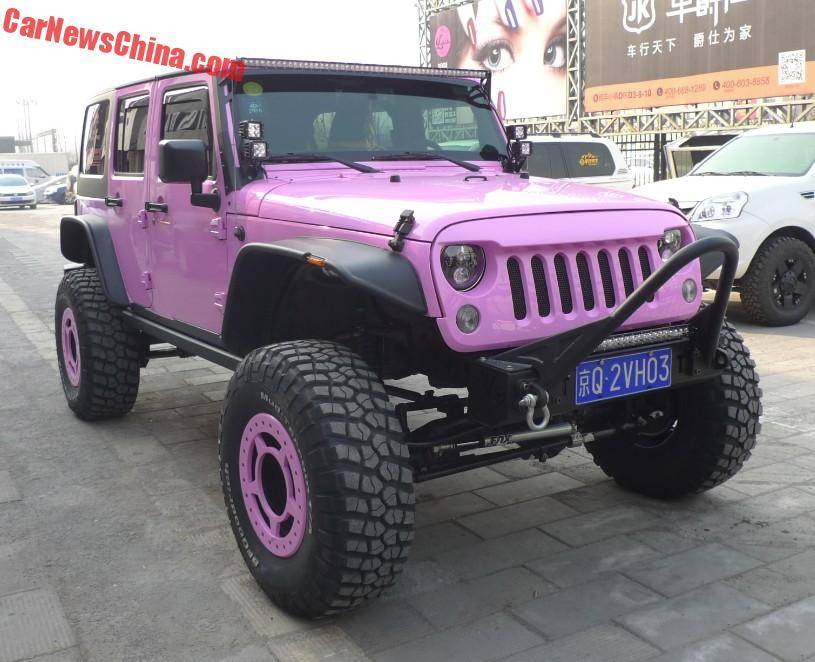 Jeep Wrangler JL 3 Jeeps destroyed in 3 seconds! 1707154604420