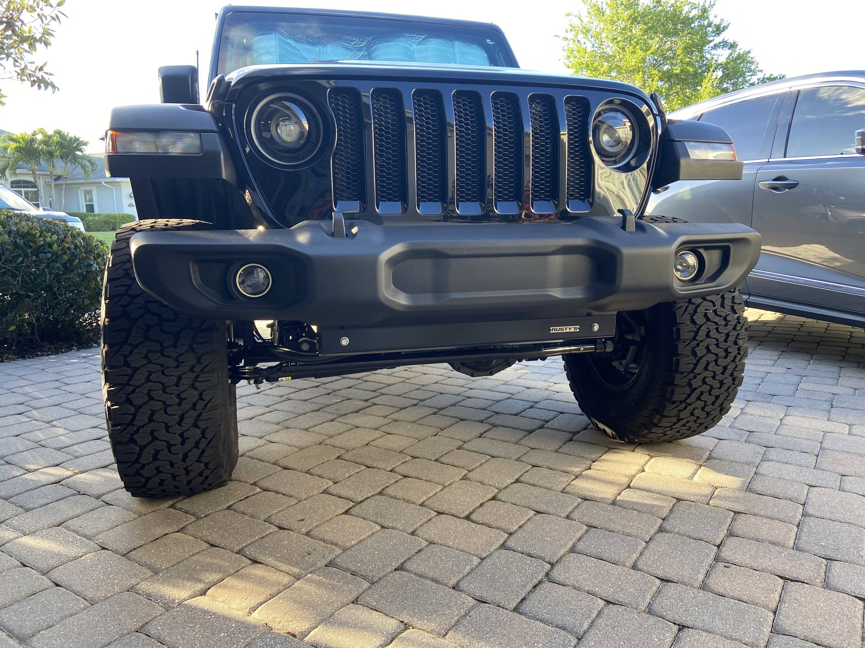 Jeep Wrangler JL Tone down robot eye look? IMG_9754