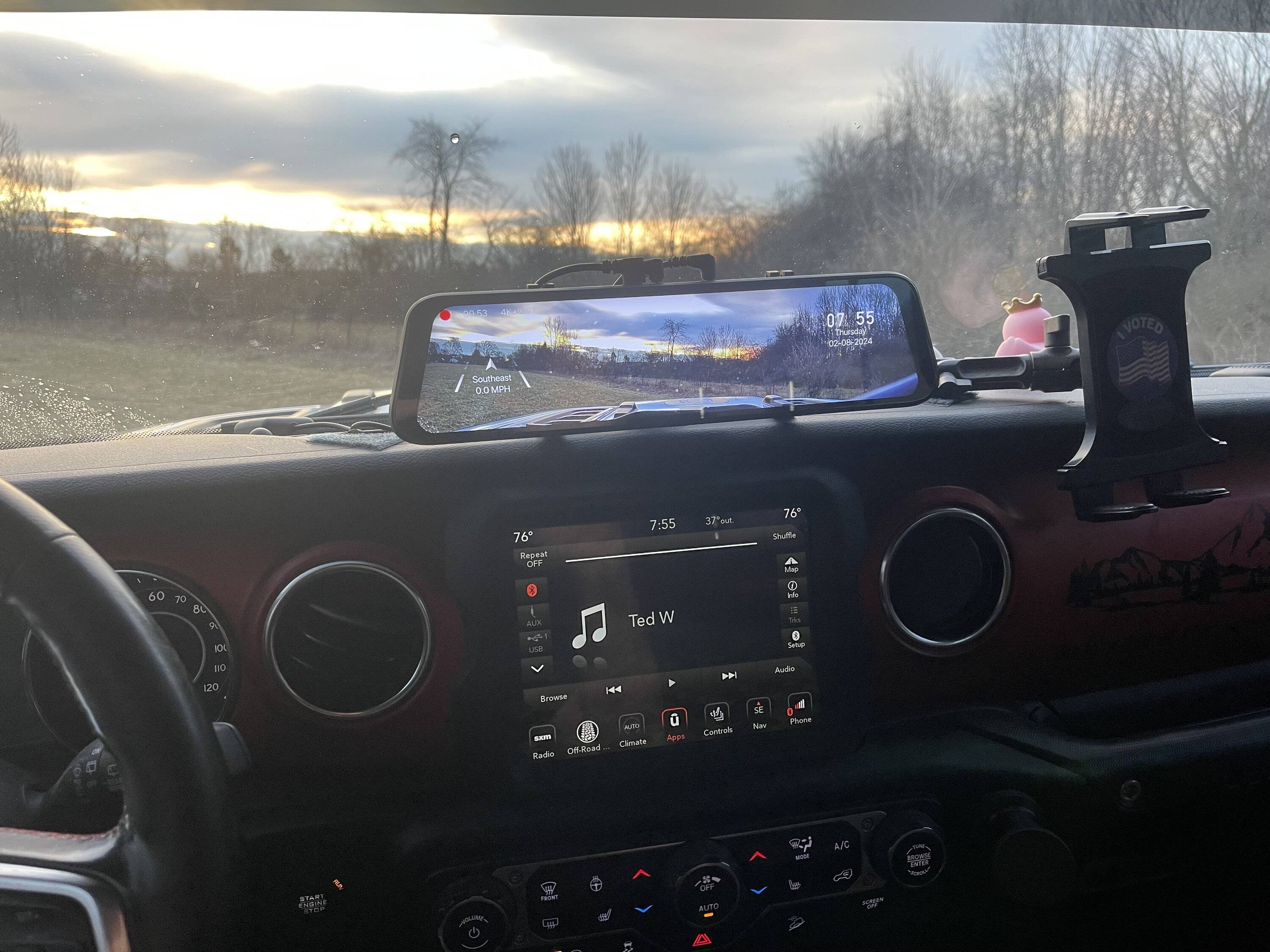 Jeep Wrangler JL Tap 12v in rear view mirror for camera IMG_0176