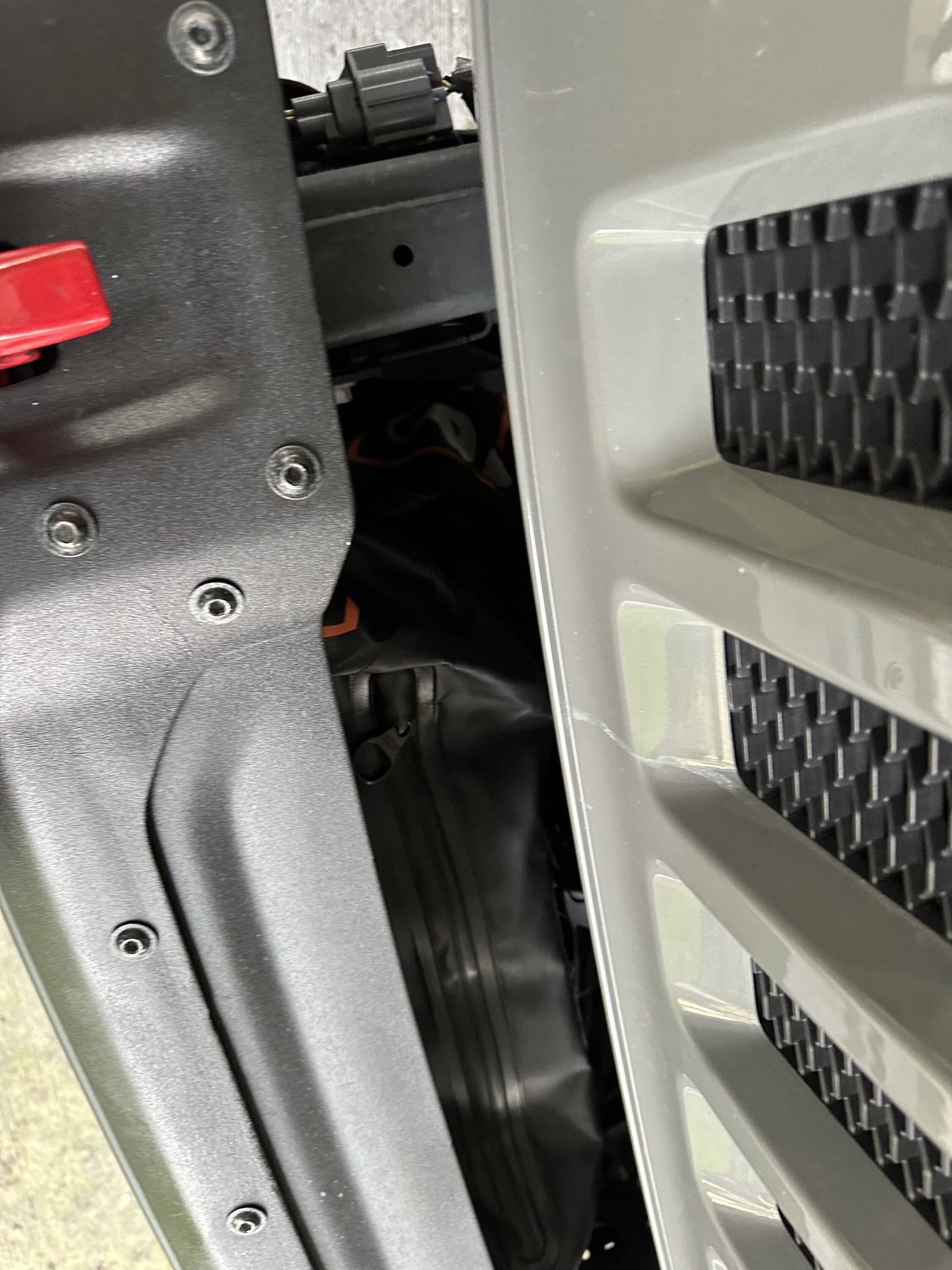 Jeep Wrangler JL Exterior front bump storage. Good idea? IMG_3010