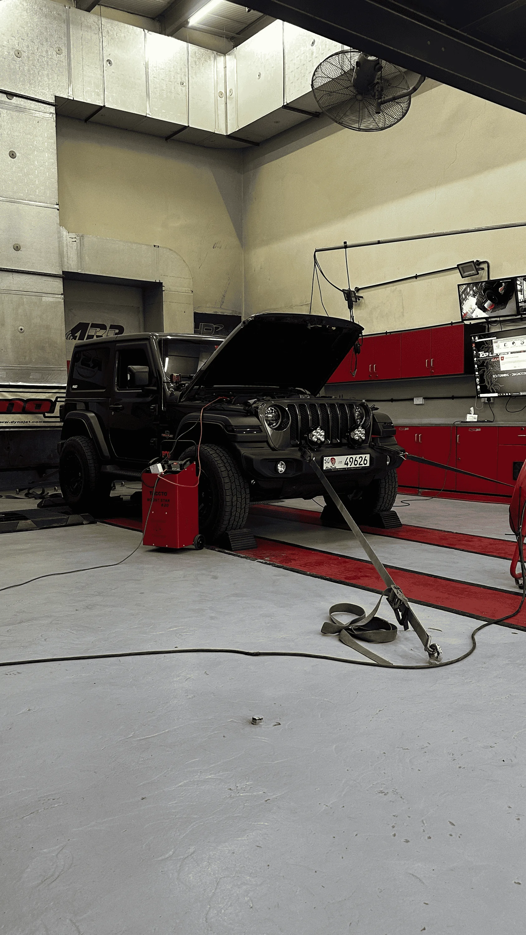 Jeep Wrangler JL can't understand this oil leaking tempImageQGBPOk