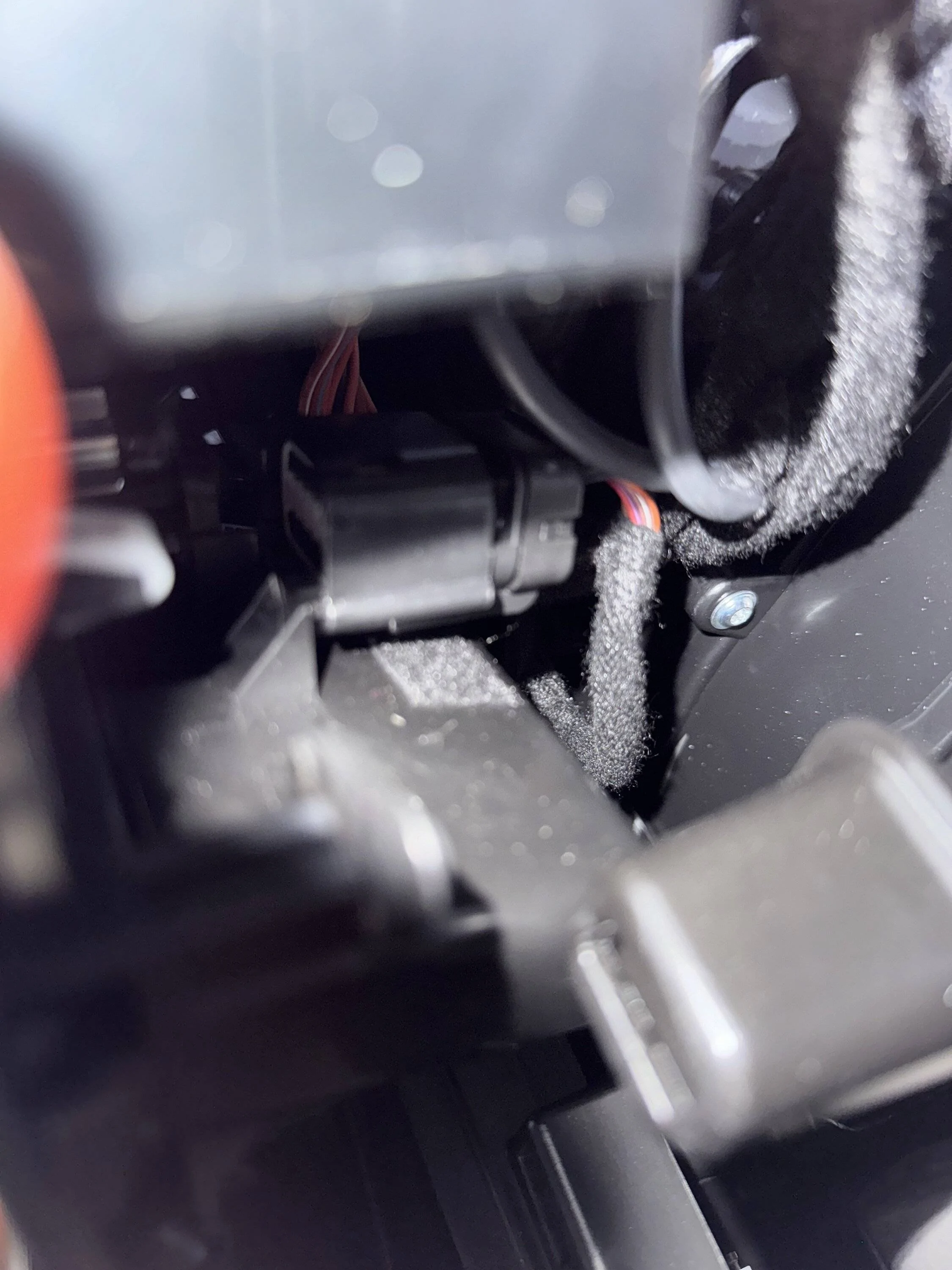 Jeep Wrangler JL Accessory Wire Bundle Under the Dash IMG_0300