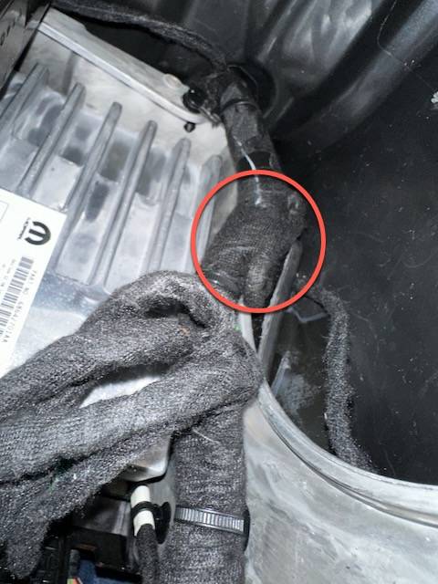 Jeep Wrangler JL Electric Brake Control - Looking for Advice 2-Close up plug-bundle-marked