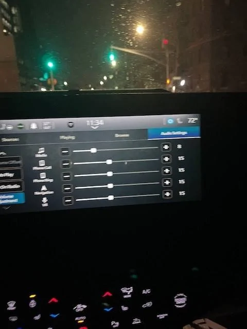 Jeep Wrangler JL 2024 Wrangler volume alert issue. radio2