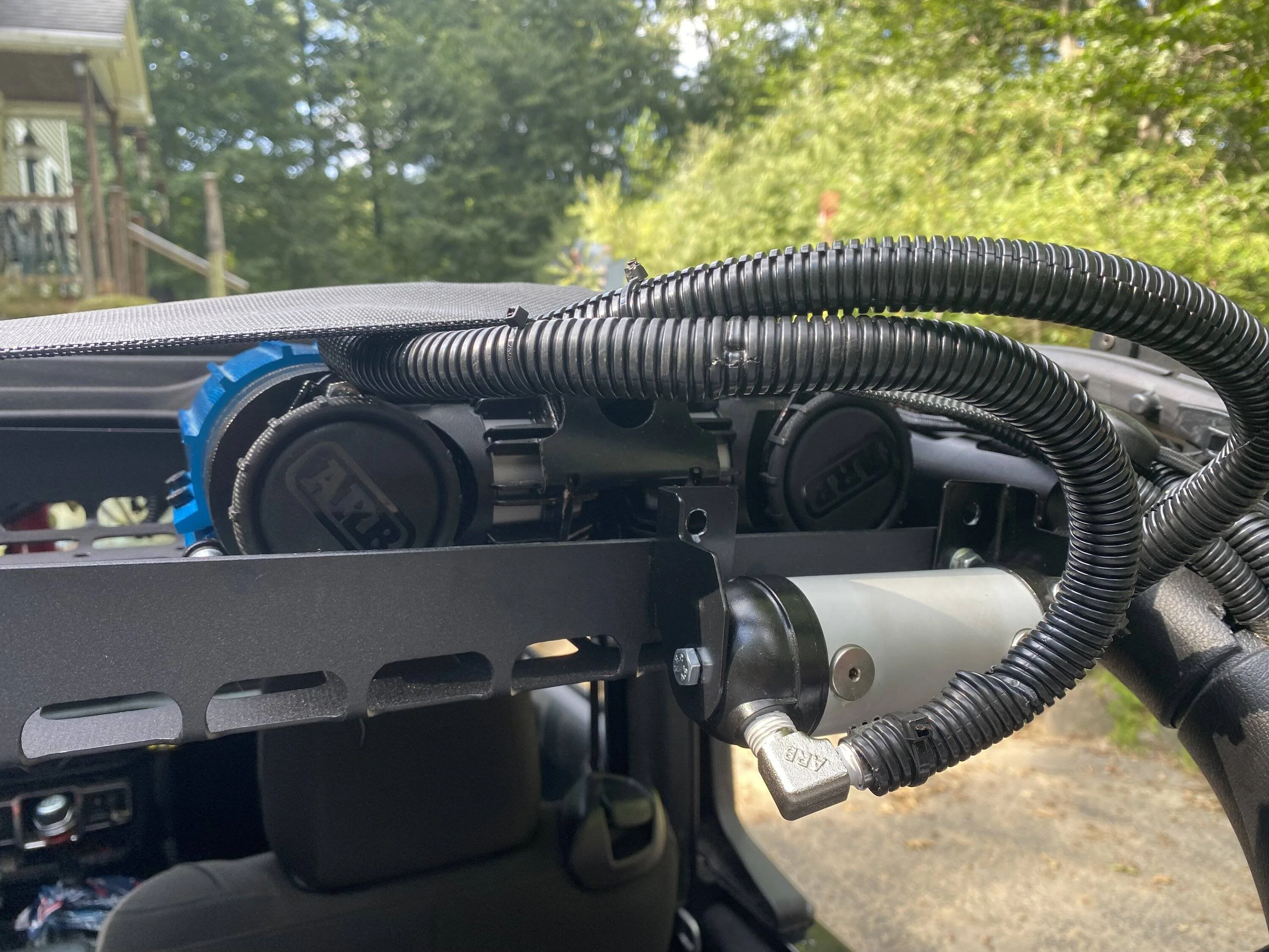Jeep Wrangler JL Onboard Air -- show your setups compressorRearCovered