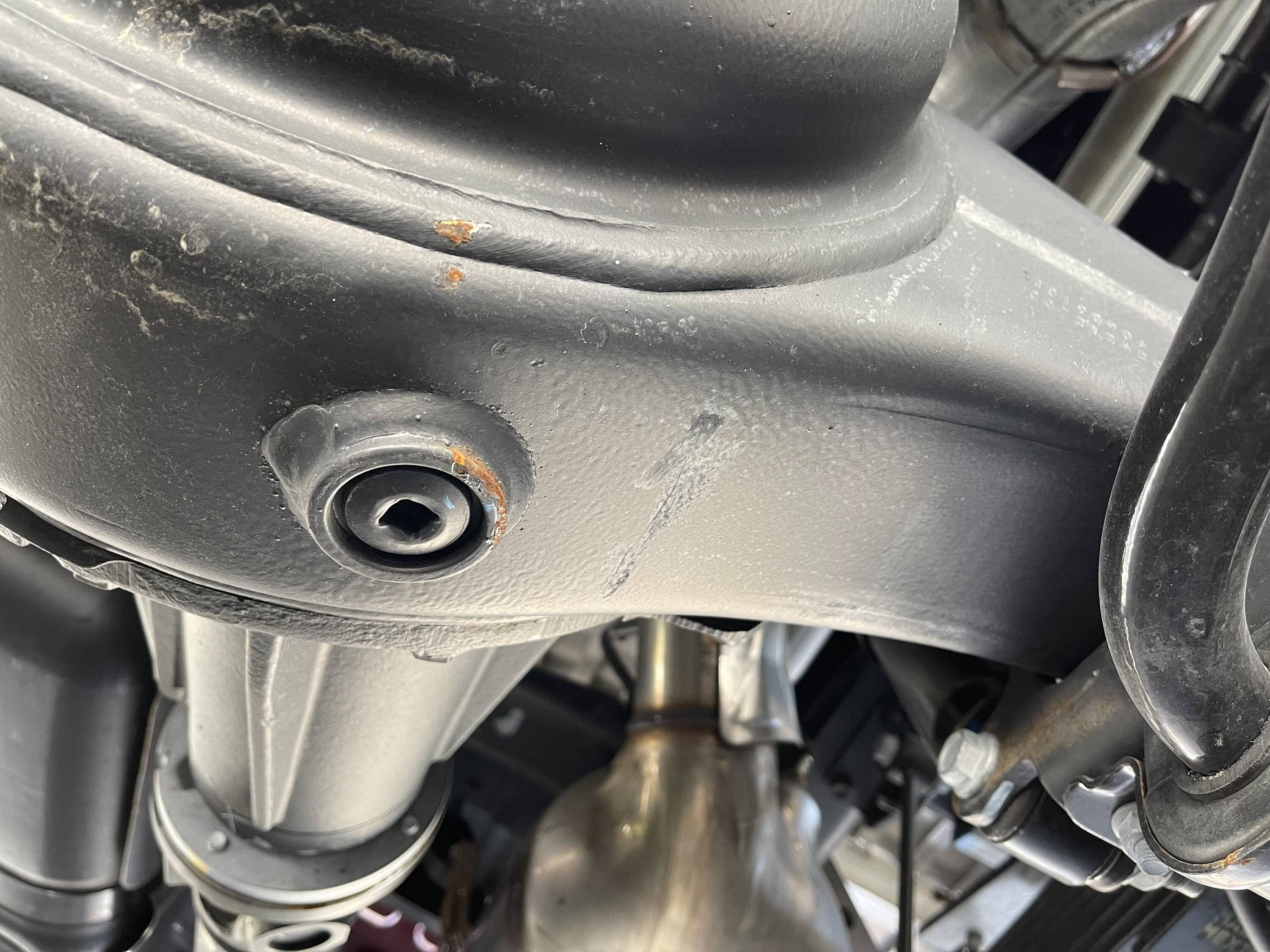 Jeep Wrangler JL Differential fluid IMG_1764