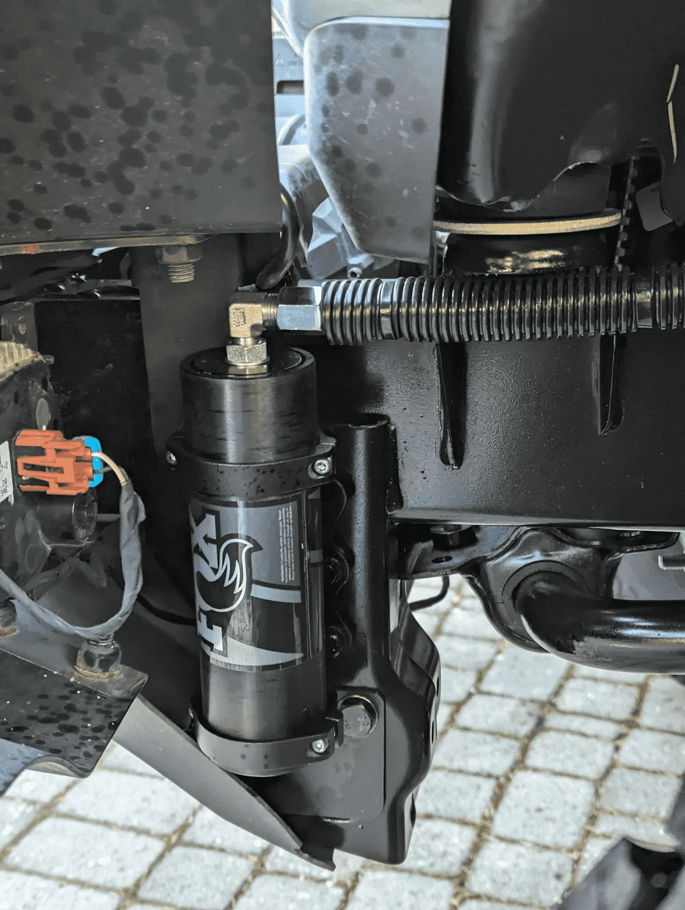 Jeep Wrangler JL FOX 2.0 Reservoir Shocks 1708495522351-png