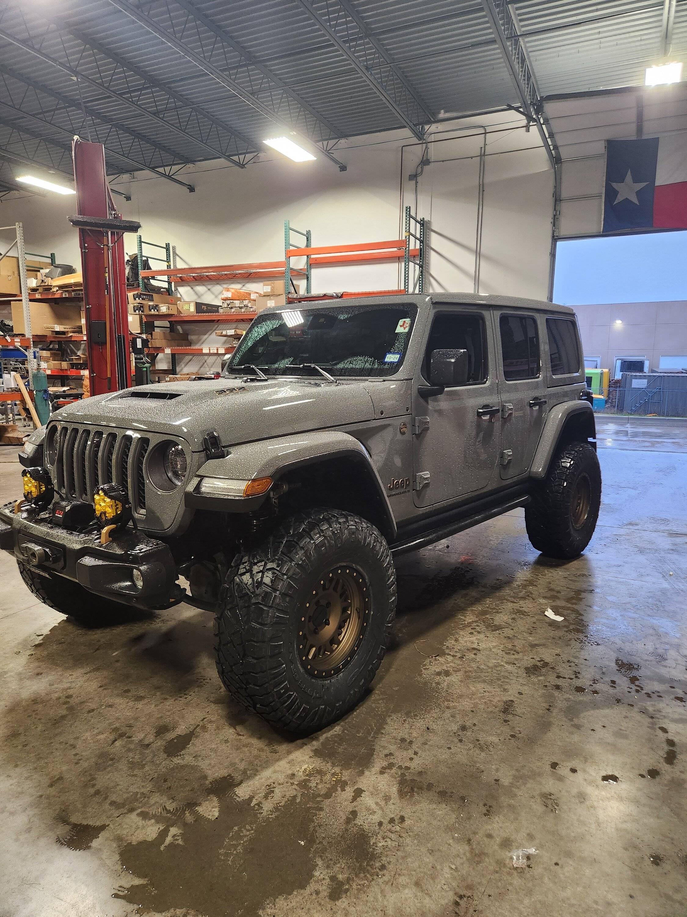Jeep Wrangler JL Lift with 37s 20231221_165731