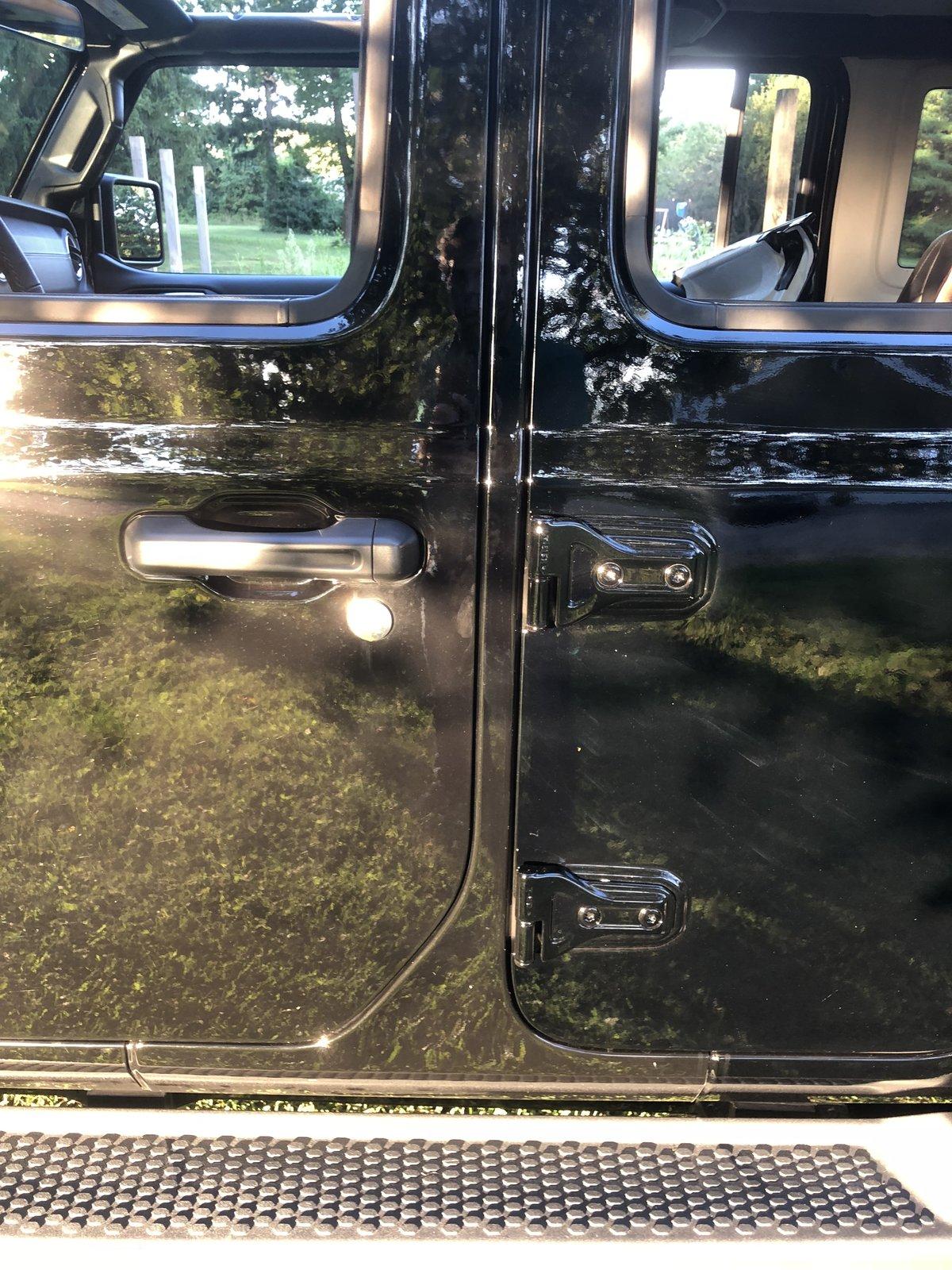 Jeep Wrangler JL Black JLU paint job 639B67E2-351E-469C-AC91-0DFD0CBAF589