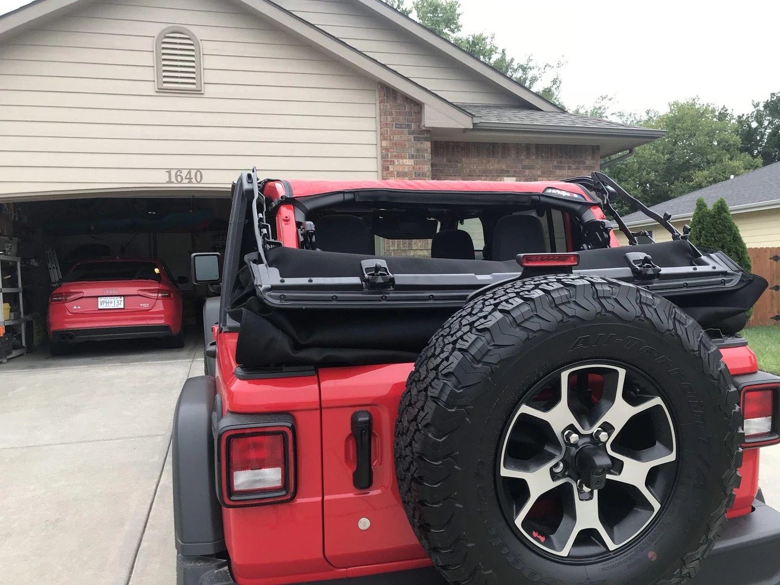 Jeep Wrangler JL Firecracker red with red top 60C3D25F-1385-45C7-A5A7-99375D49B3C5