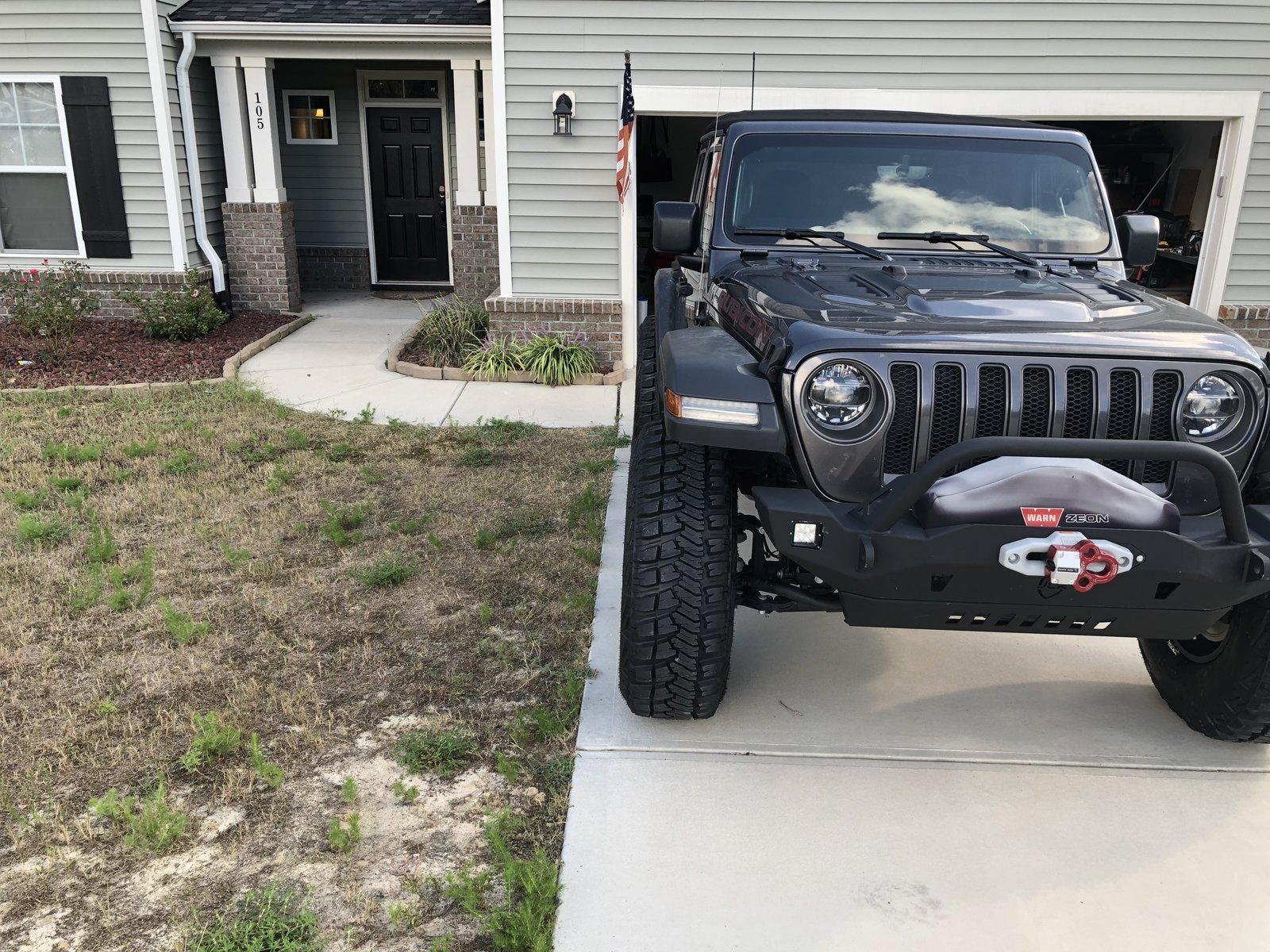 Jeep Wrangler JL JLUR armored on 37s 7809C936-C209-483D-882D-94B778DD2F79