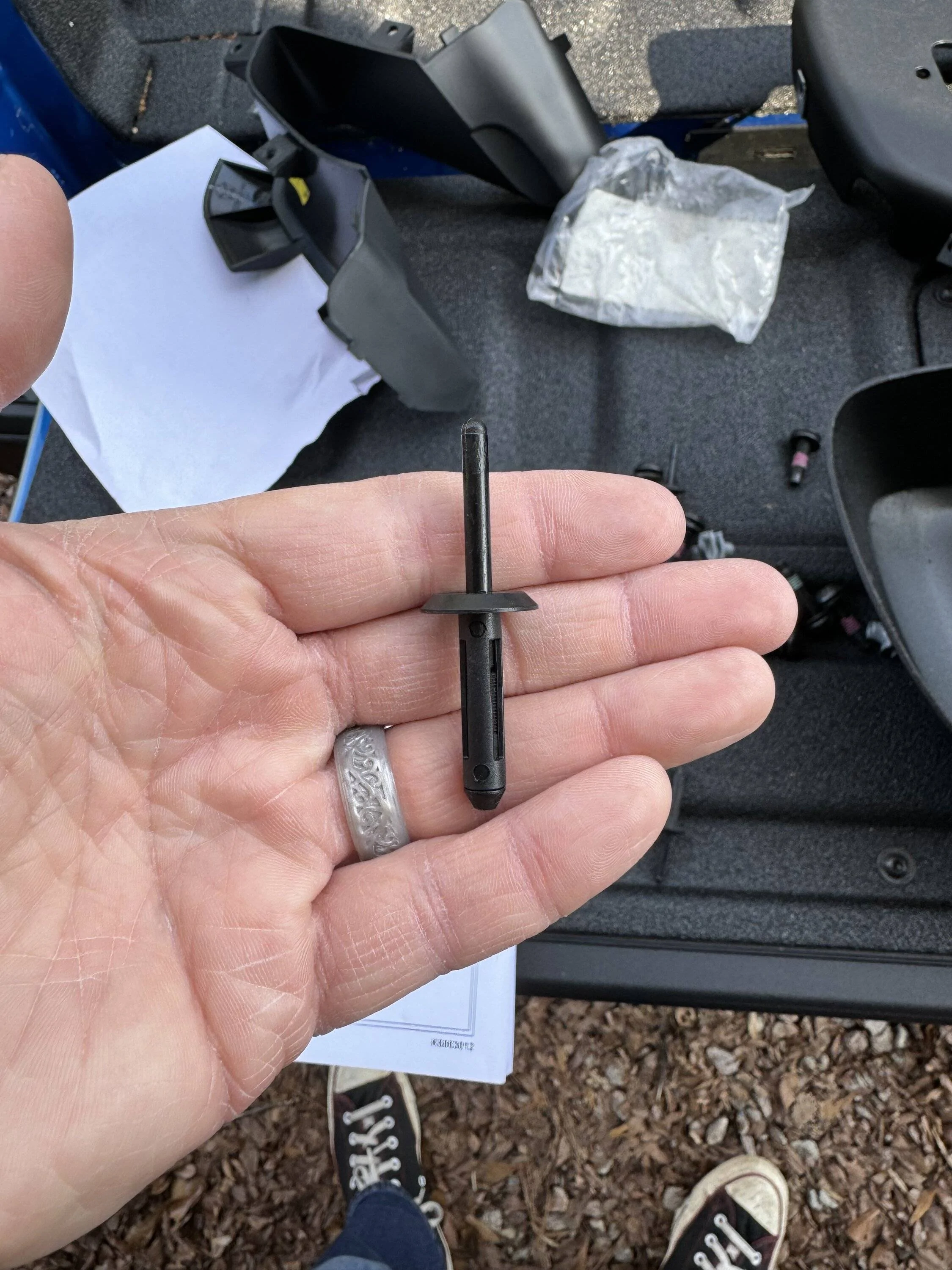 Jeep Wrangler JL Help assembling rubicon end caps - what is this part? IMG_4193