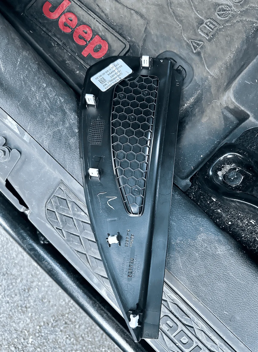 Jeep Wrangler JL How To: Install Stinger 4-camera DVR system & Echomaster 7" screen Instrument Panel End Cap Left