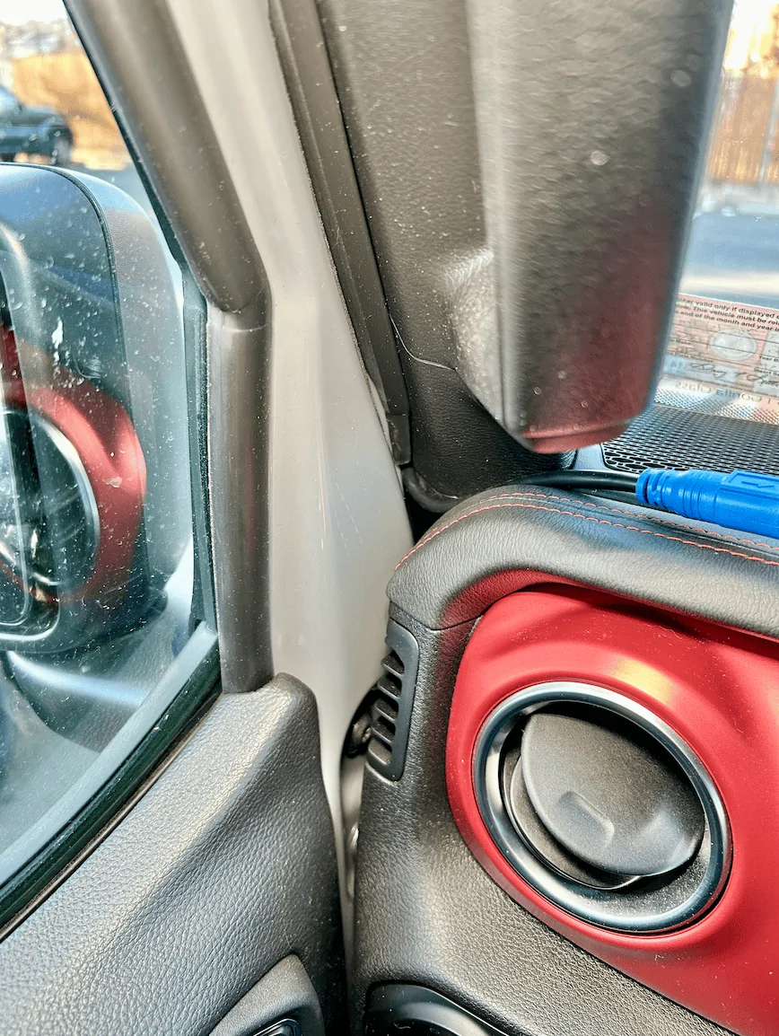 Jeep Wrangler JL How To: Install Stinger 4-camera DVR system & Echomaster 7" screen view of cable with door closed