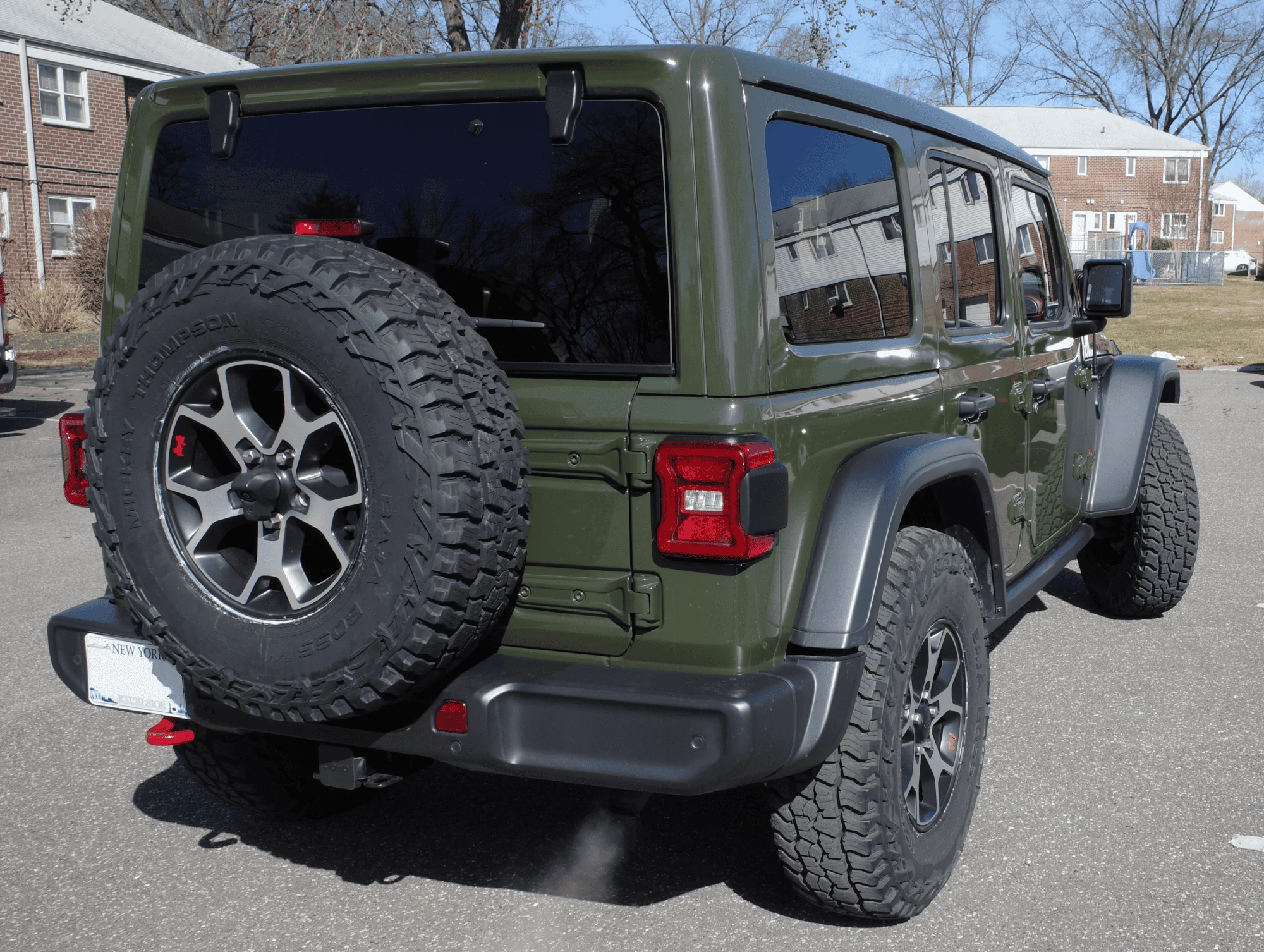 Jeep Wrangler JL Pics Please - 255/85/17 rear-passenger-quarter