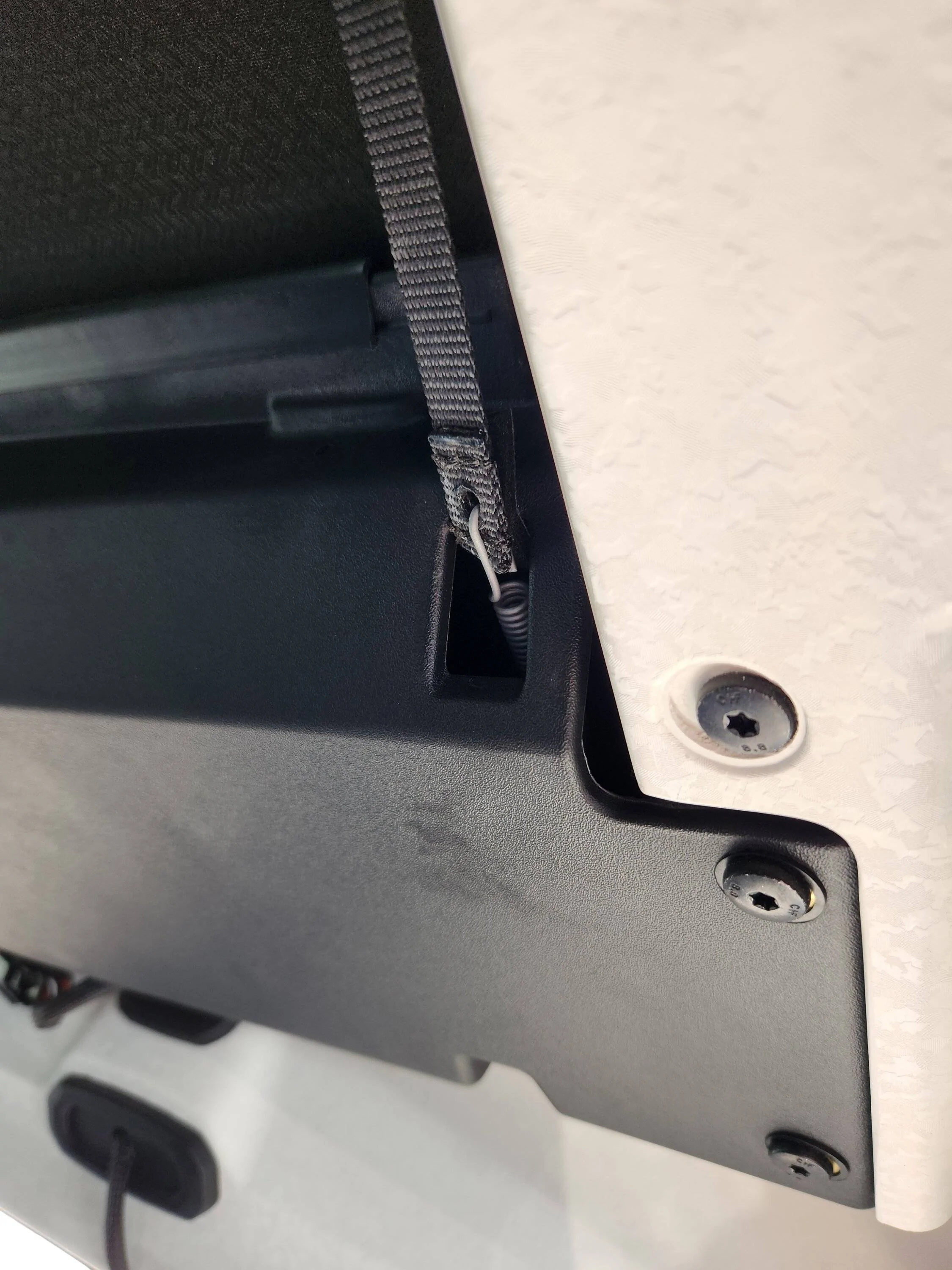 Jeep Wrangler JL Sky one touch window rattle help 20240226_115950