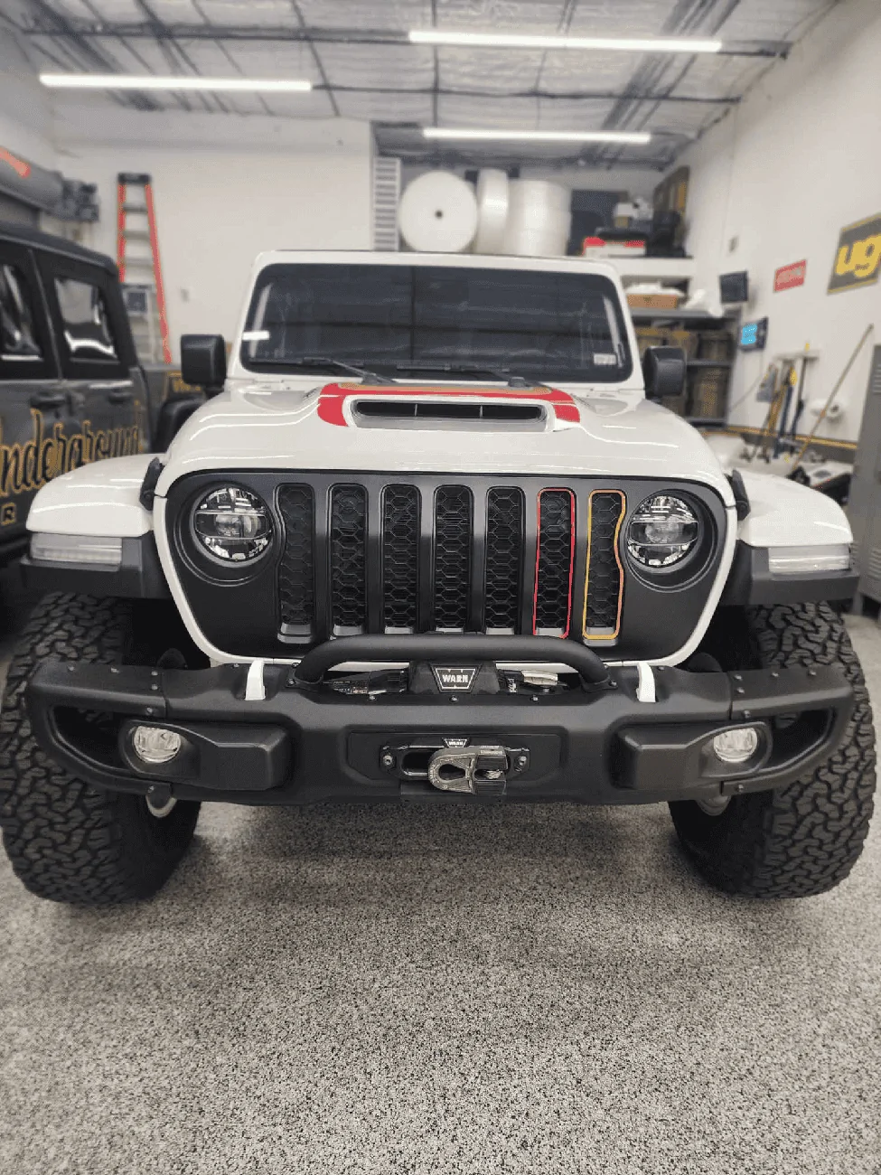 Jeep Wrangler JL Grill slots (just 2) painted ? 429117705_414694884491746_4239748970314397215_n