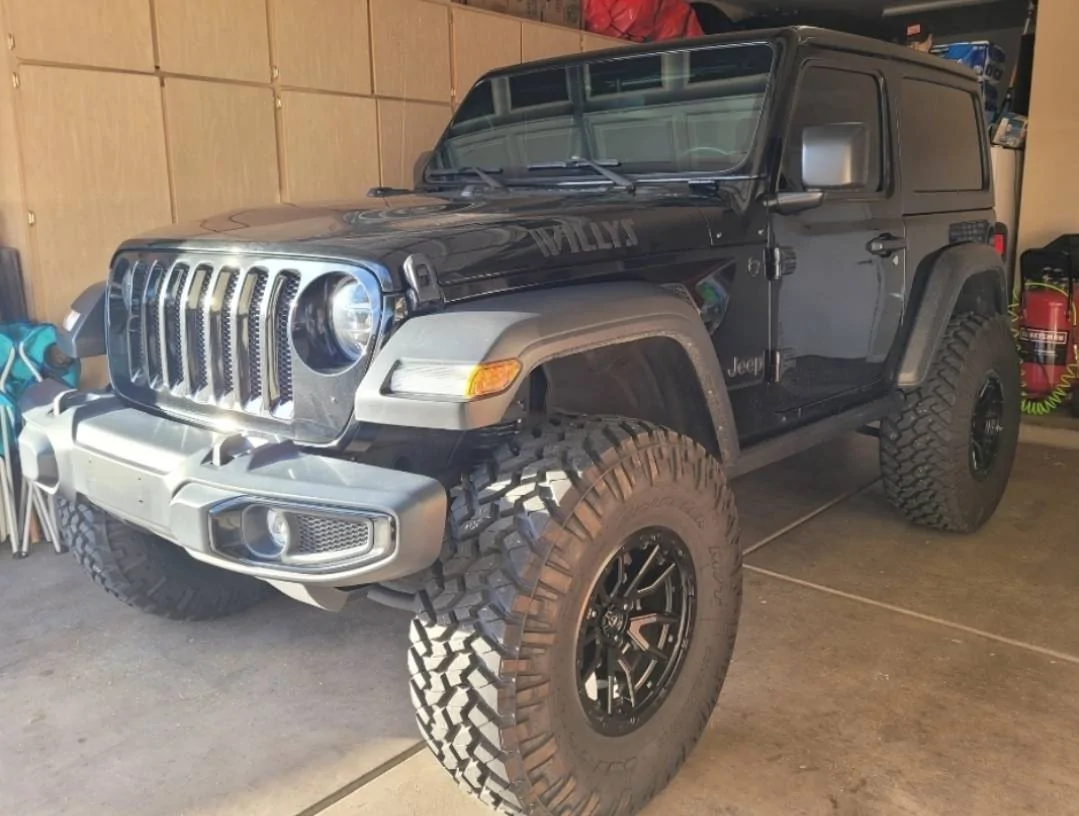 Jeep Wrangler JL Tacky Logos on Accessories SmartSelect_20240227_192850_Gallery