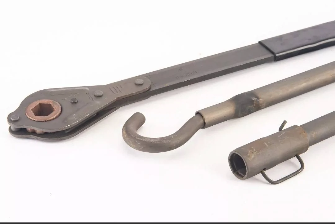 Jeep Wrangler JL factory scissor jack Screenshot_20220222-044438_eBay
