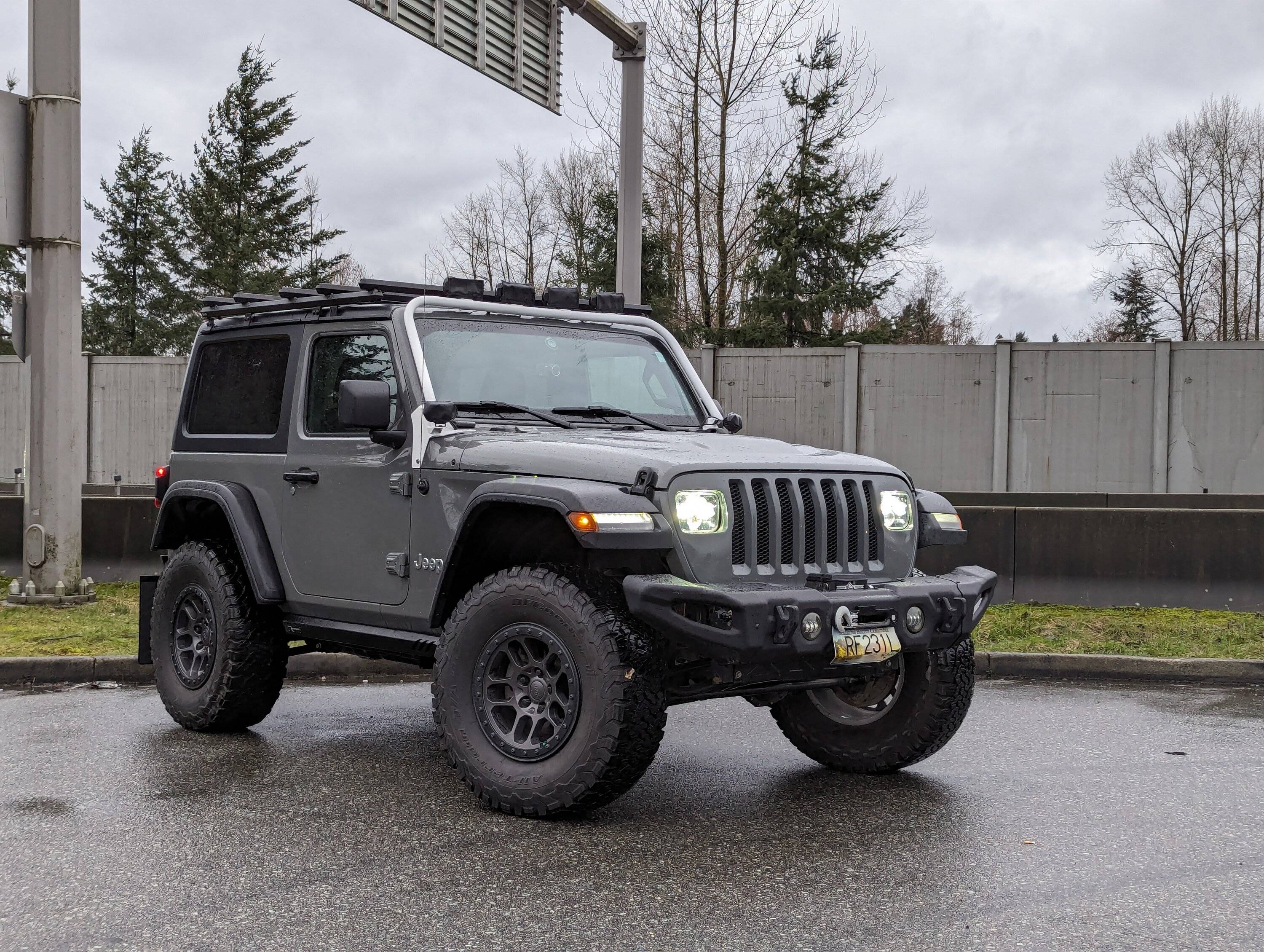 Jeep Wrangler JL XR wheels on JLR PXL_20240229_010625333