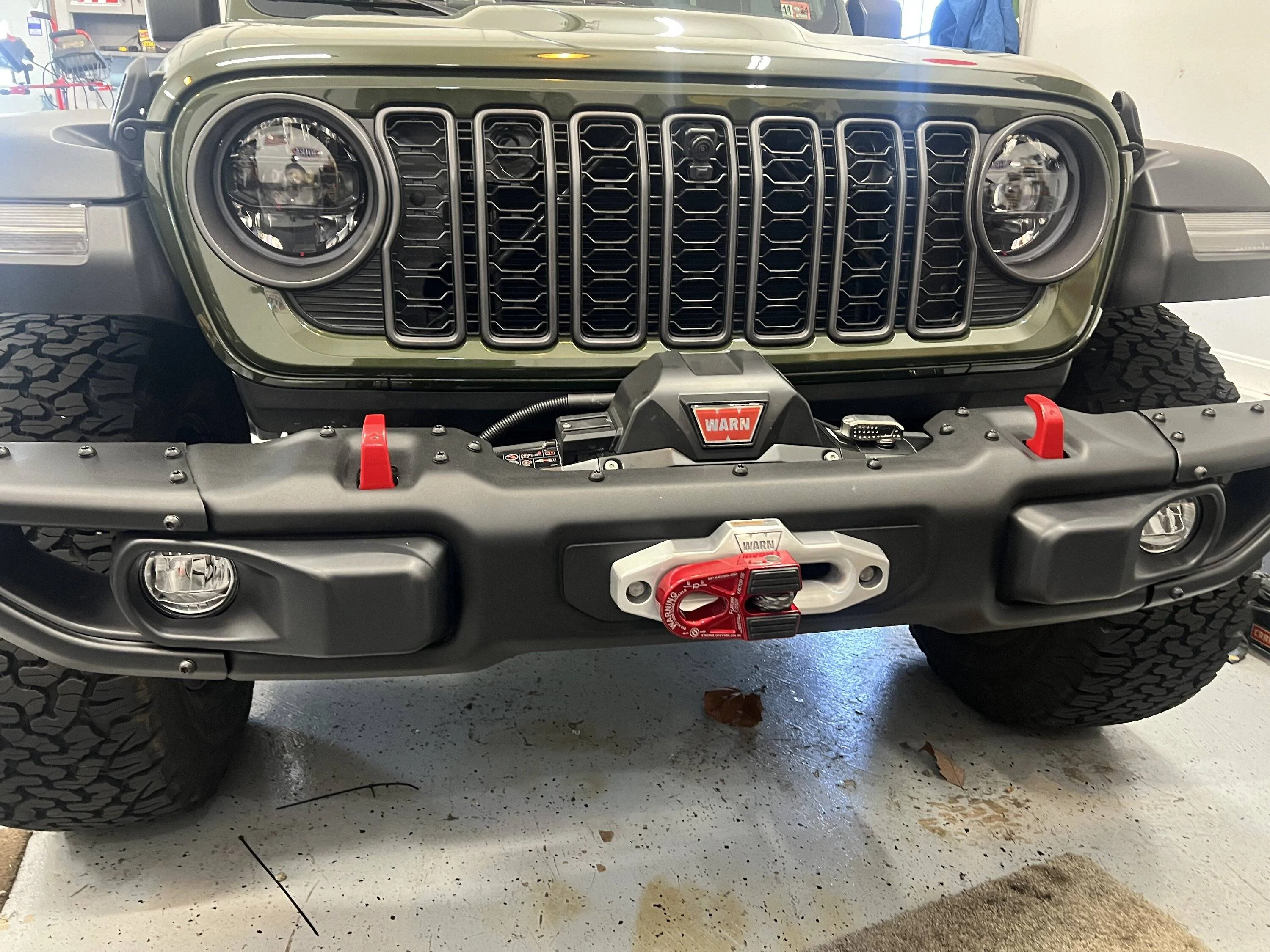 Jeep Wrangler JL Warn Factory Winch vs Warn Supplied Zeon W/ Pics... IMG_5385
