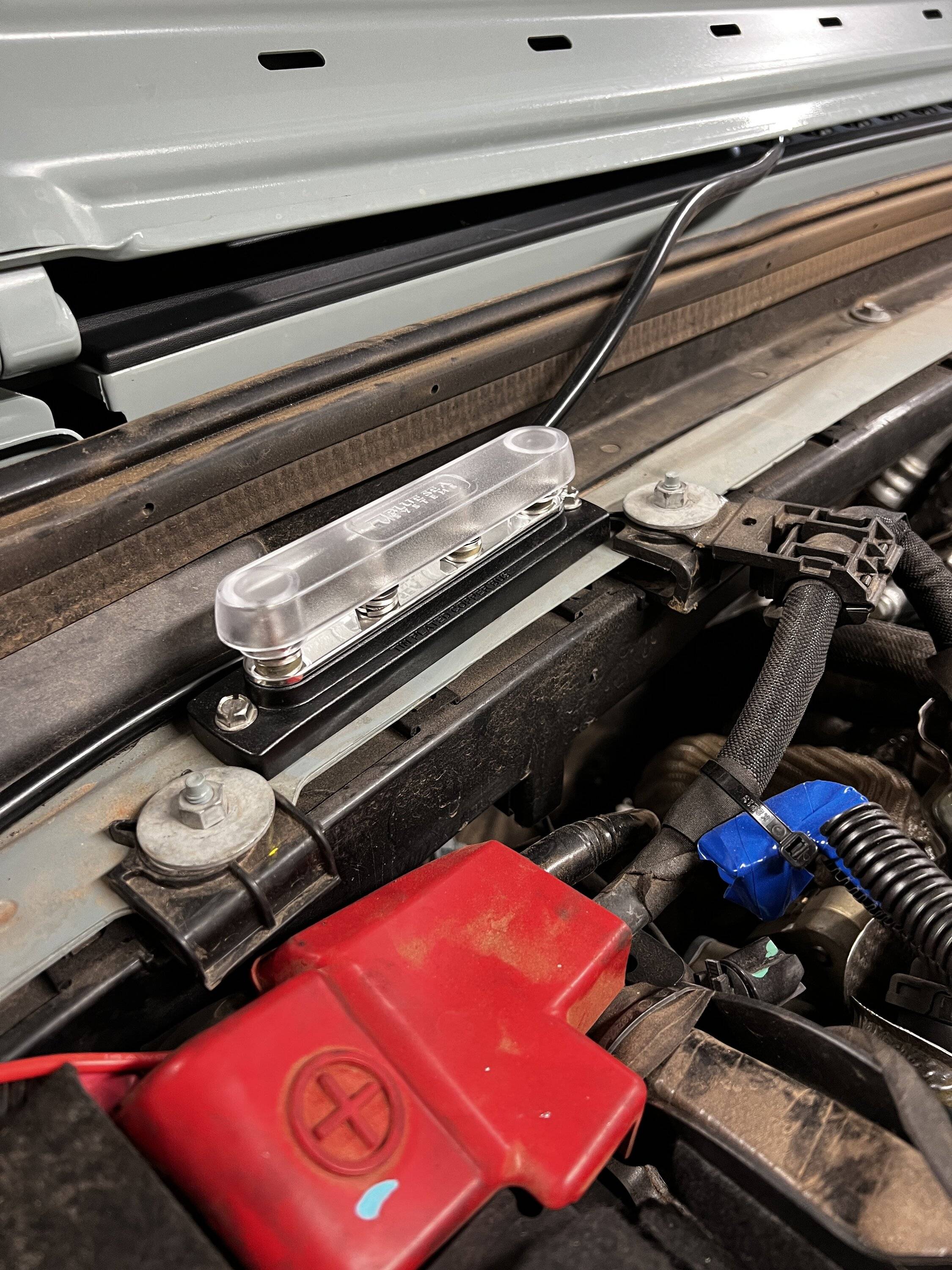 Jeep Wrangler JL AUX battery delete/bypass - Which method is proper? IMG_3625