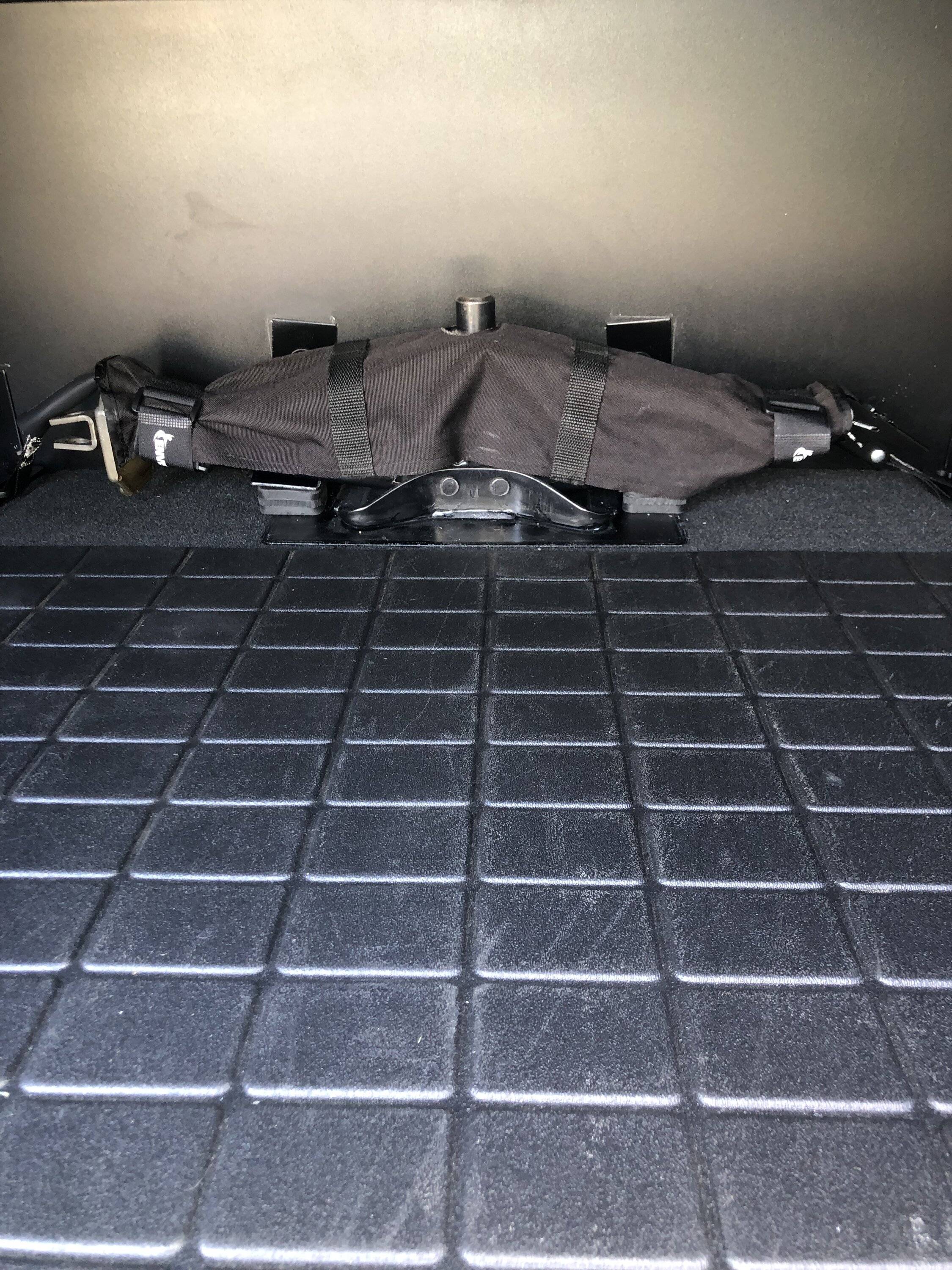 Jeep Wrangler JL factory scissor jack IMG_1900