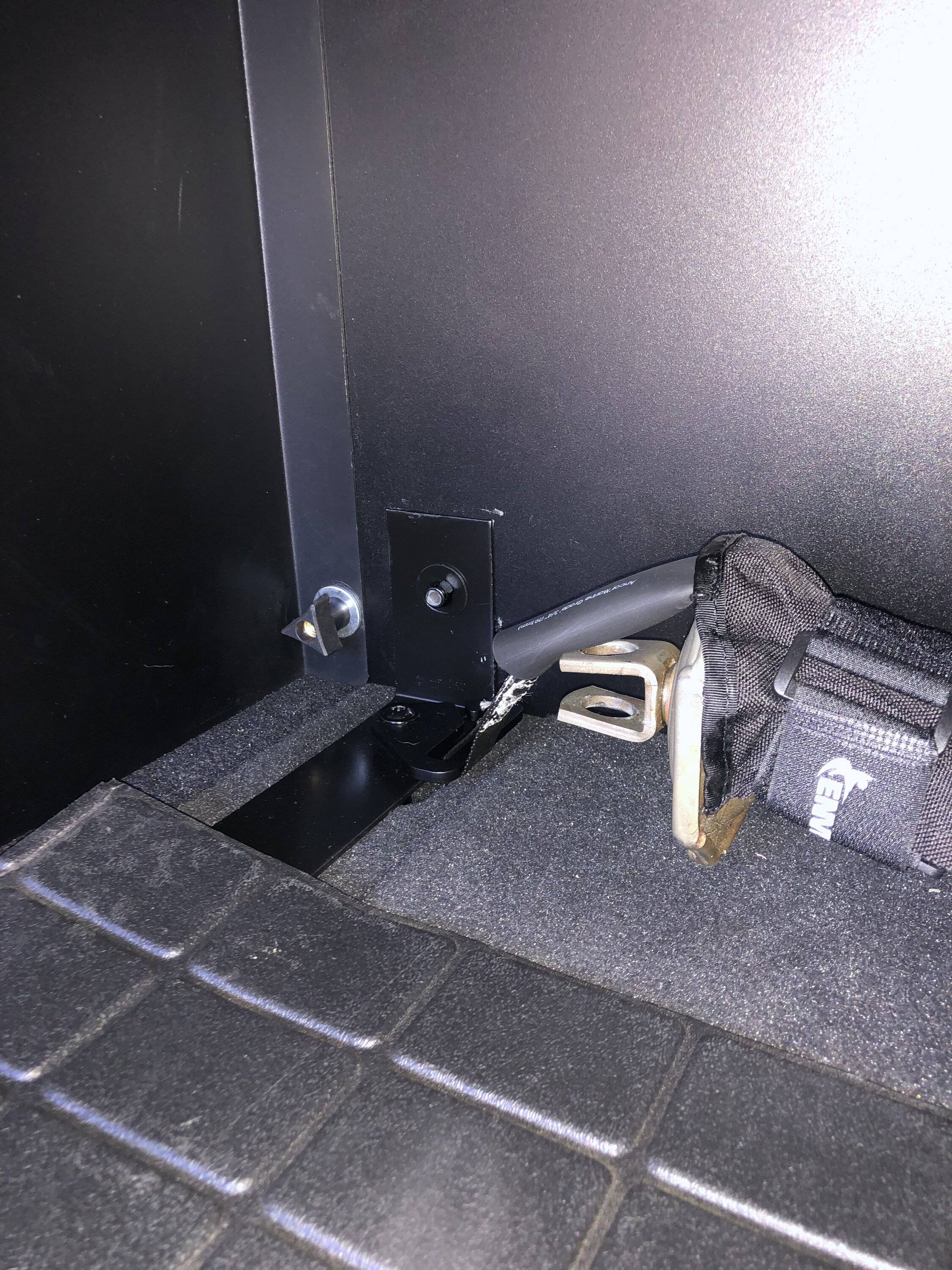 Jeep Wrangler JL factory scissor jack IMG_1901