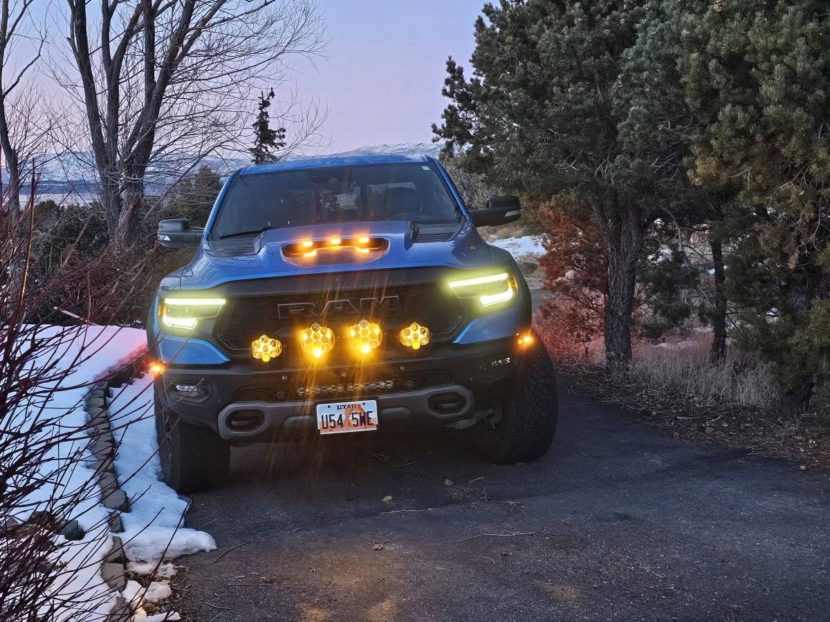 Jeep Wrangler JL Top Amber Lights 20240118_072629-