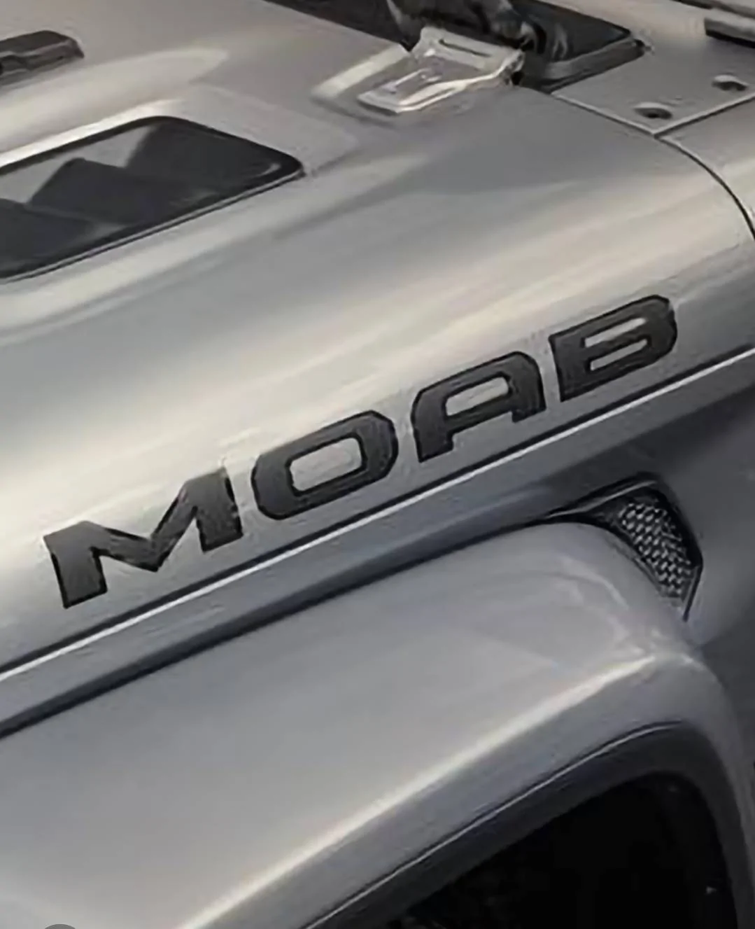 Jeep Wrangler JL Photoshop help? - hood decal Screenshot_20240306_145624_Gallery