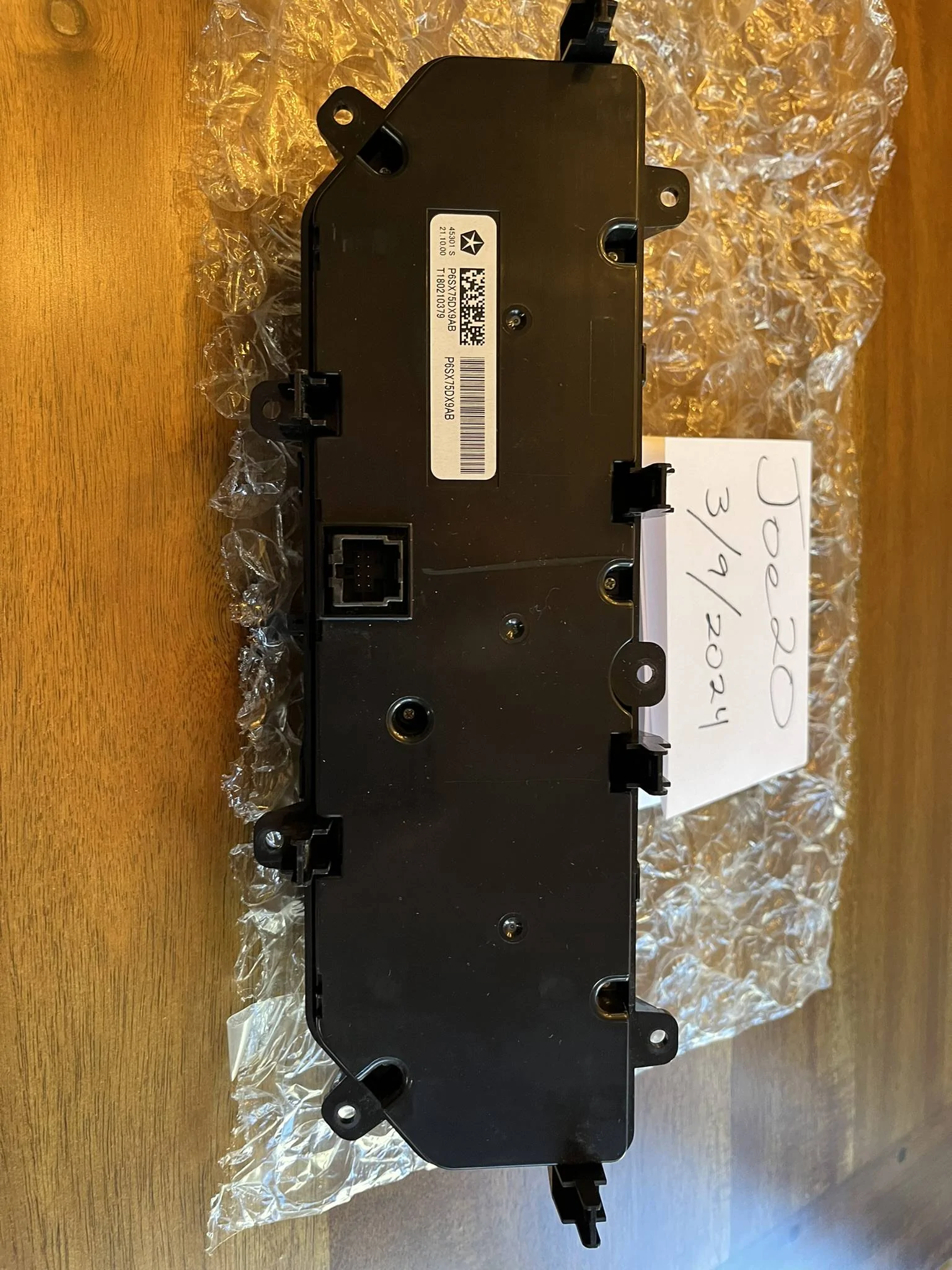 Jeep Wrangler JL Dual Climate-Control Center Stack IMG_2919