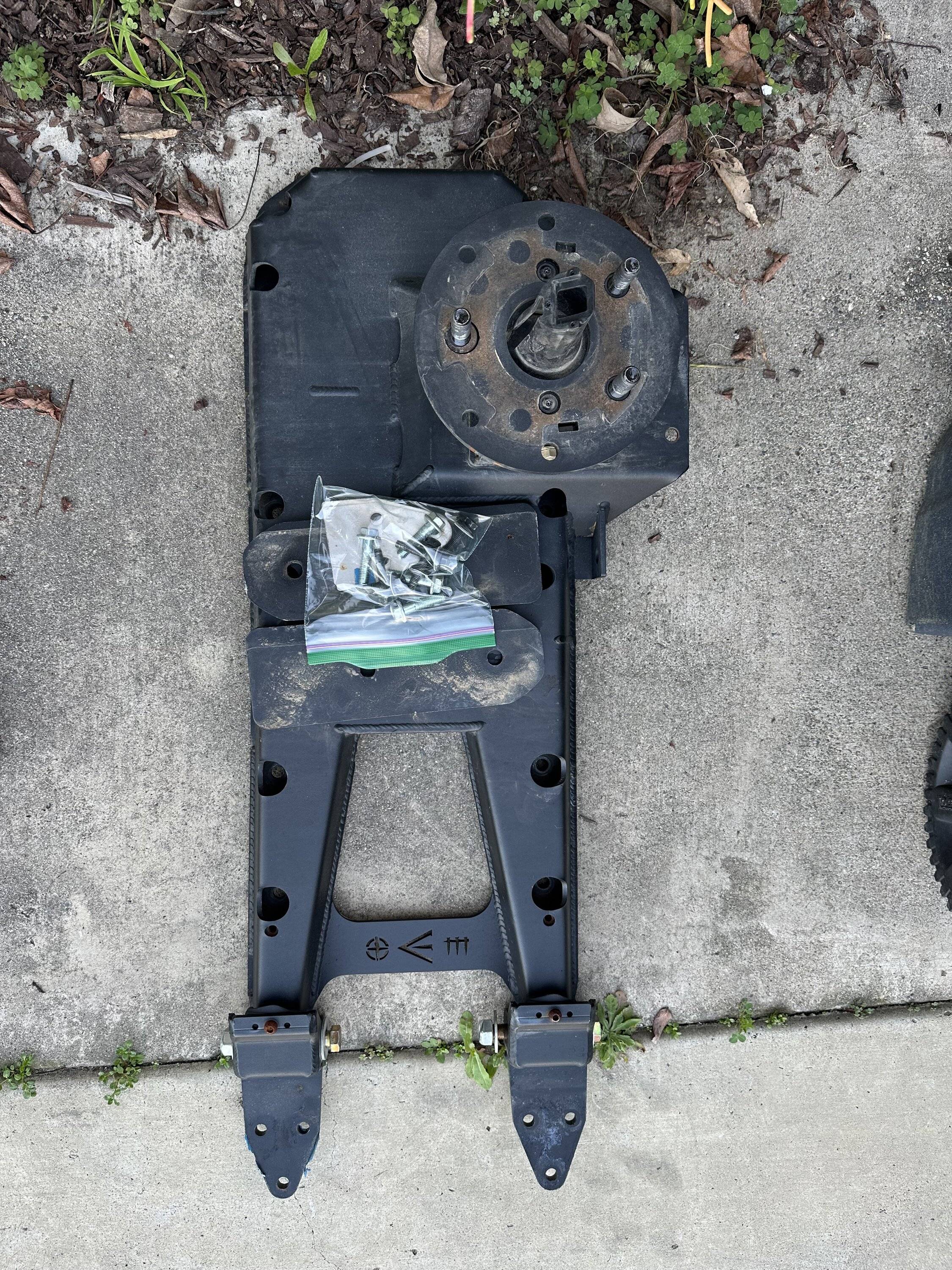 Jeep Wrangler JL Evo Tire Carrier $350 IMG_6395