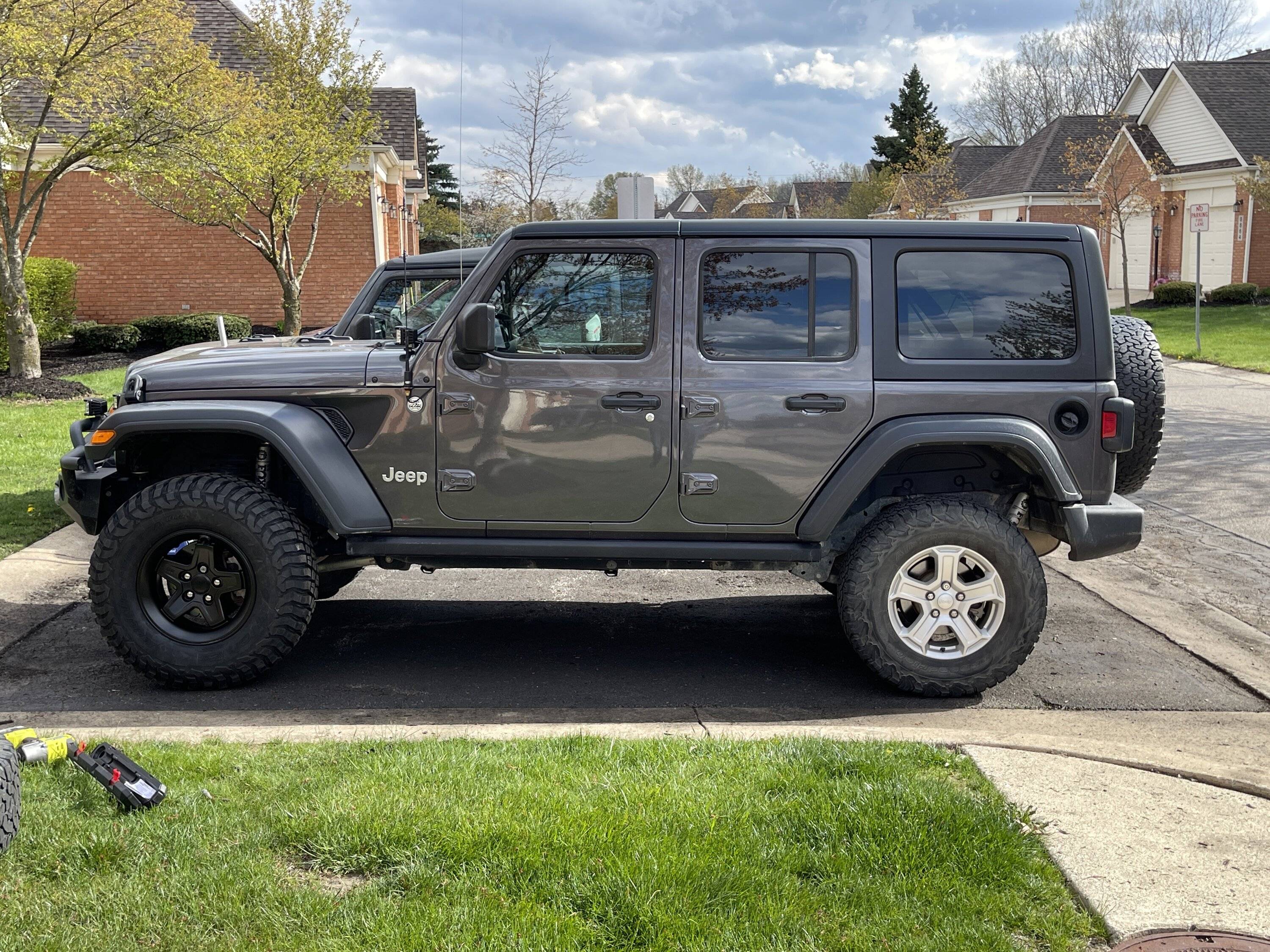 Jeep Wrangler JL Question on Mopar lift decision IMG_7431