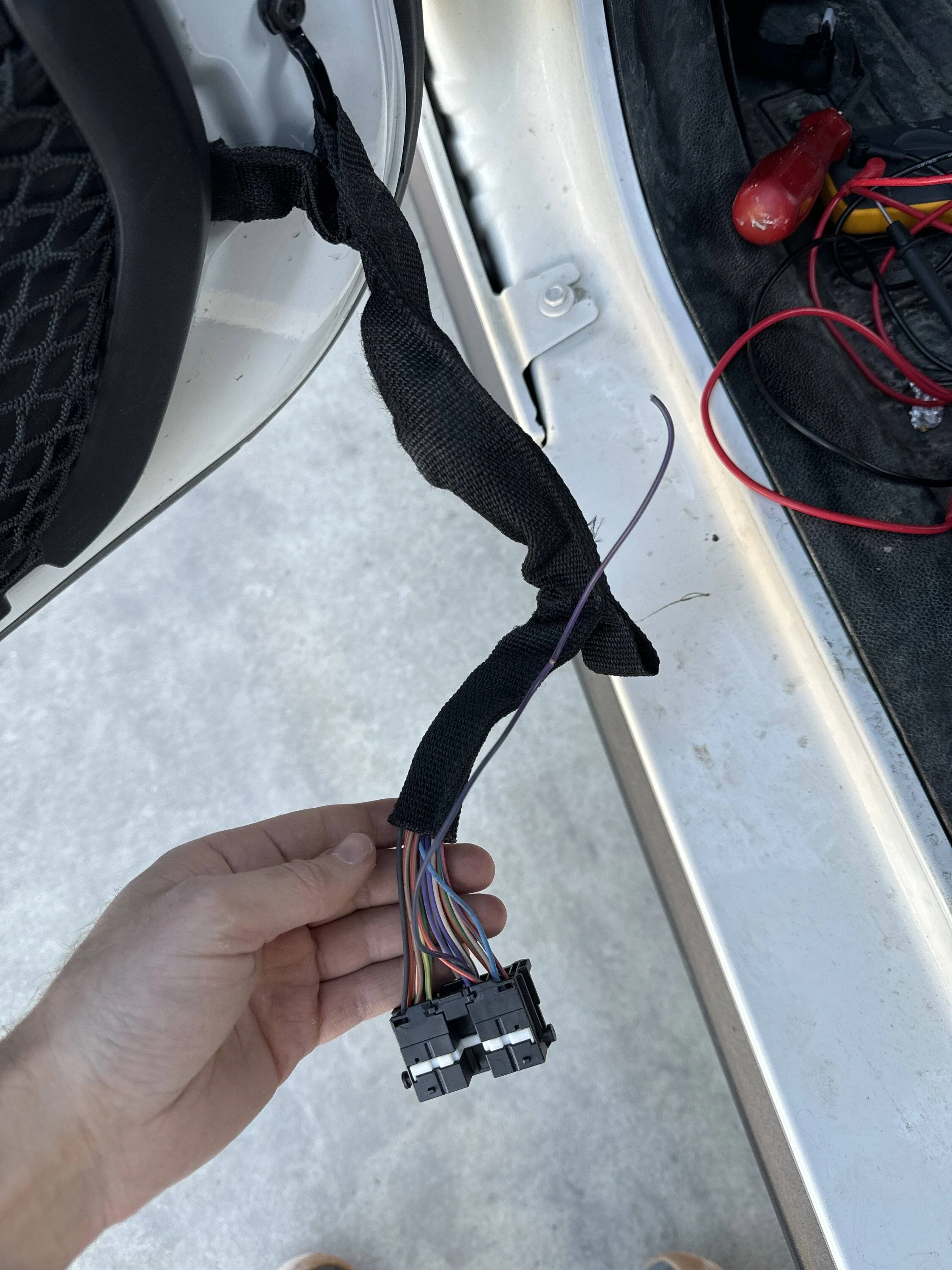 Jeep Wrangler JL 2018 JLU driver side door lock switch not working imag