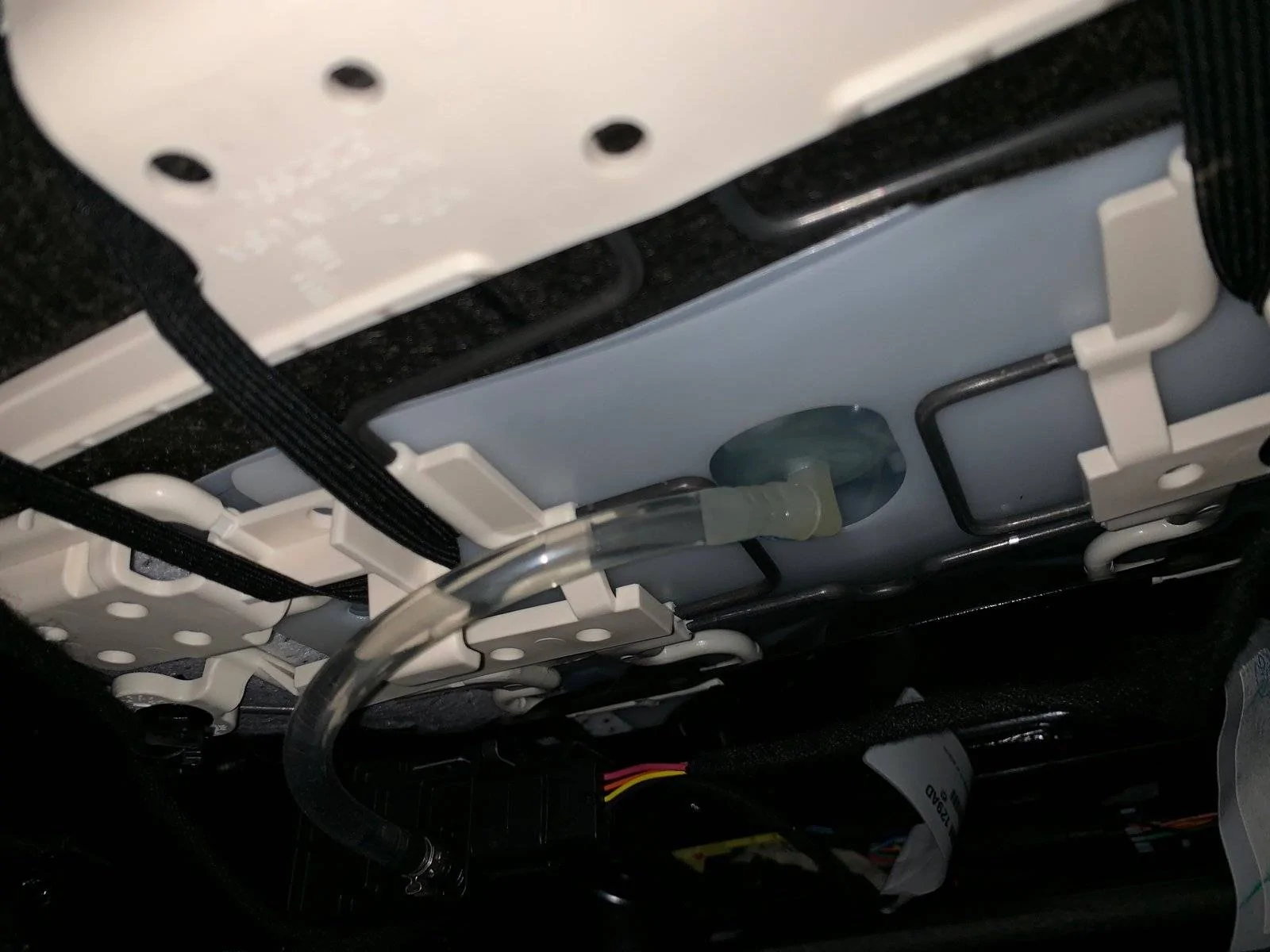 Jeep Wrangler JL Tank under driver's seat? IMG_0862