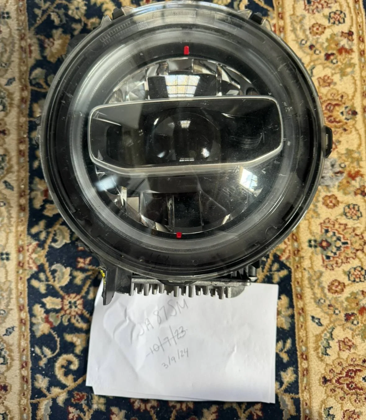 Jeep Wrangler JL Driver side oem led headlight damaged IMG_6445