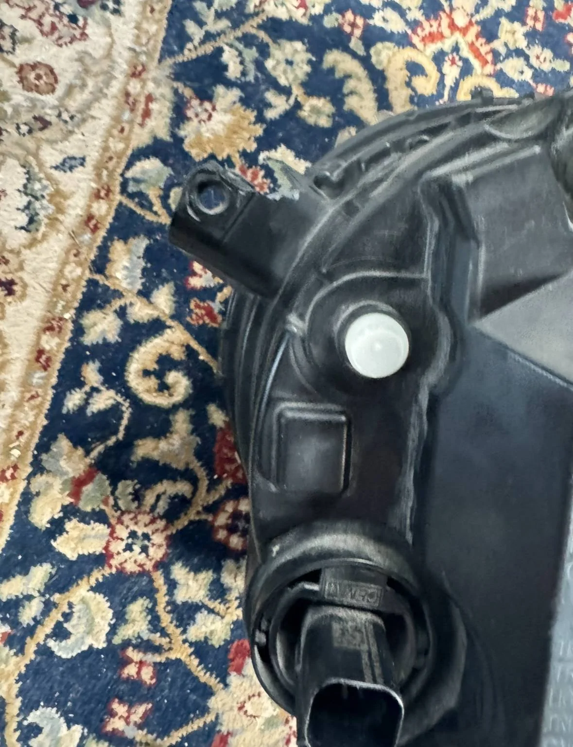 Jeep Wrangler JL Driver side oem led headlight damaged IMG_6448