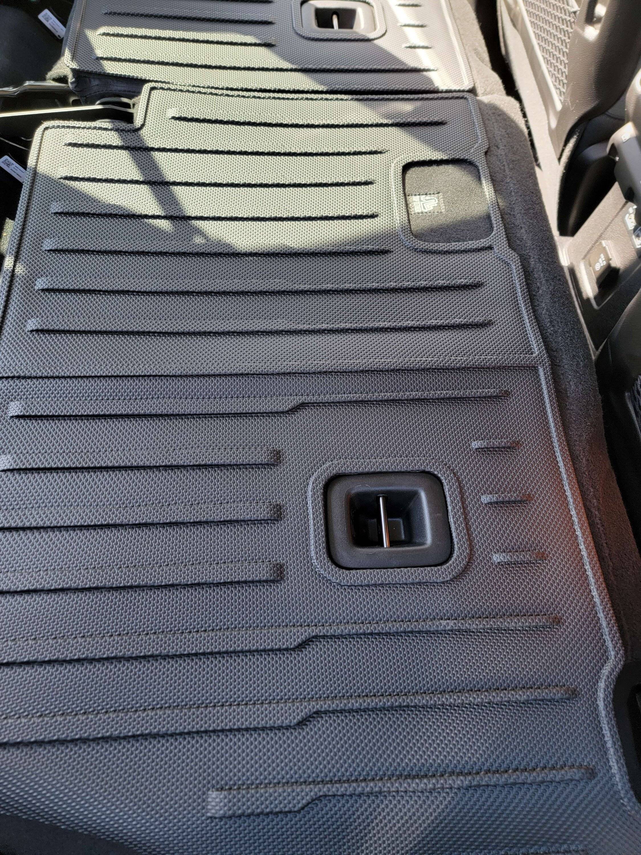 Jeep Wrangler JL Cargo mat with seat back 20240311_153115