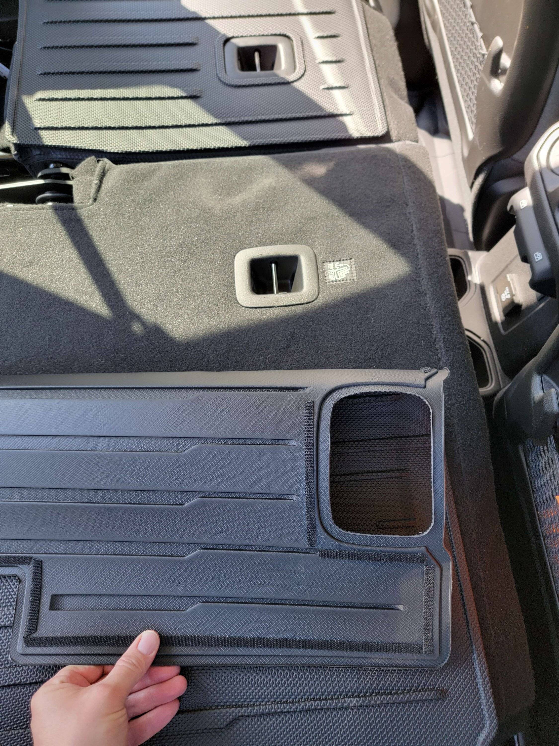 Jeep Wrangler JL Cargo mat with seat back 20240311_153124