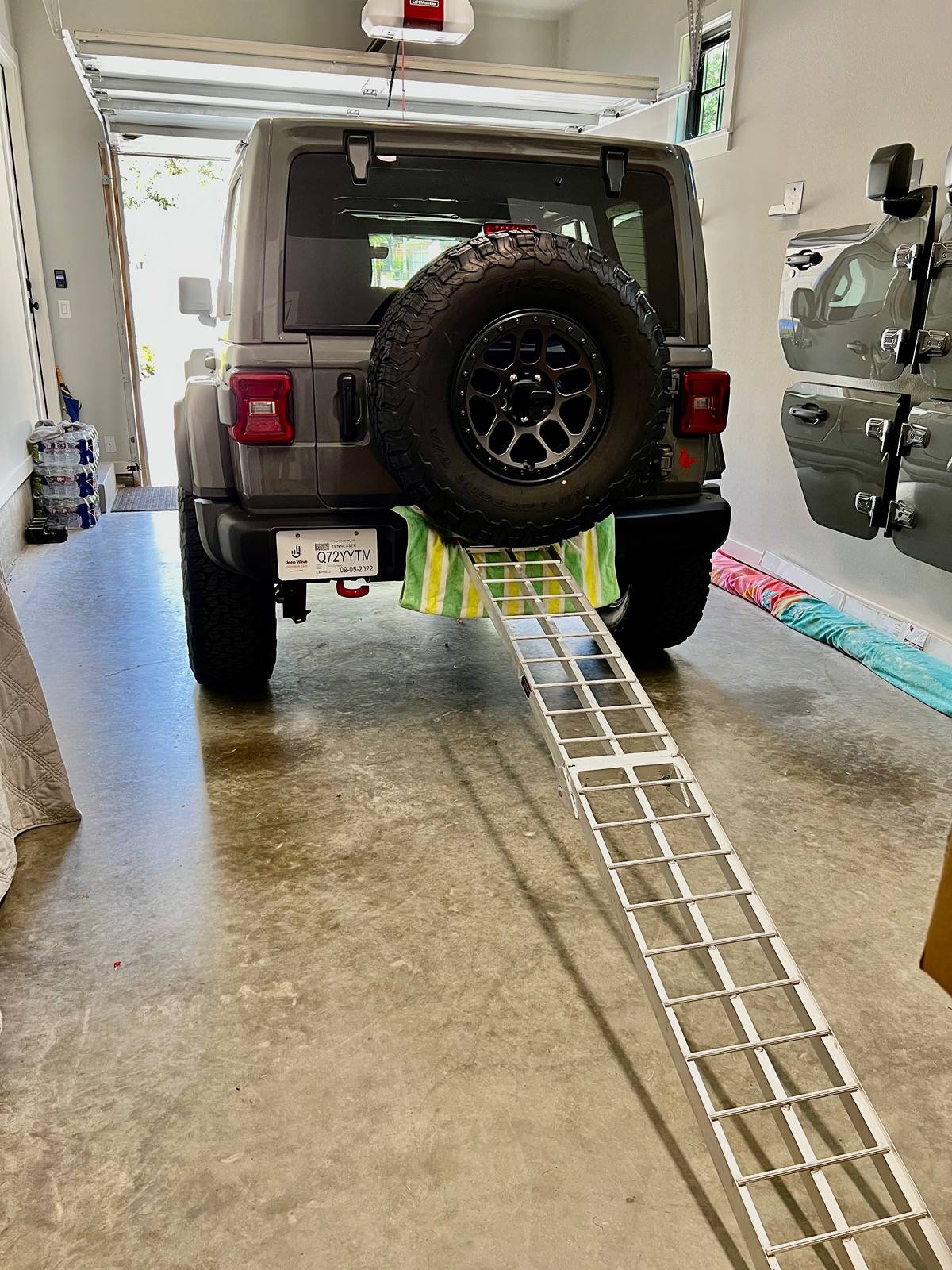 Jeep Wrangler JL Spare tire hoist? IMG_0319