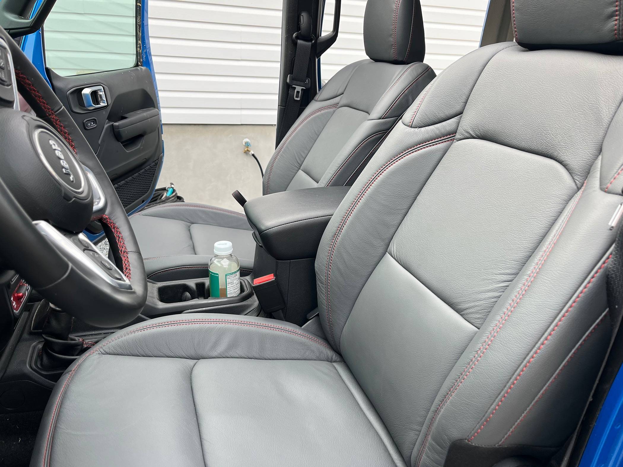 Jeep Wrangler JL Katzkin problems - Updated with photos! IMG_1275