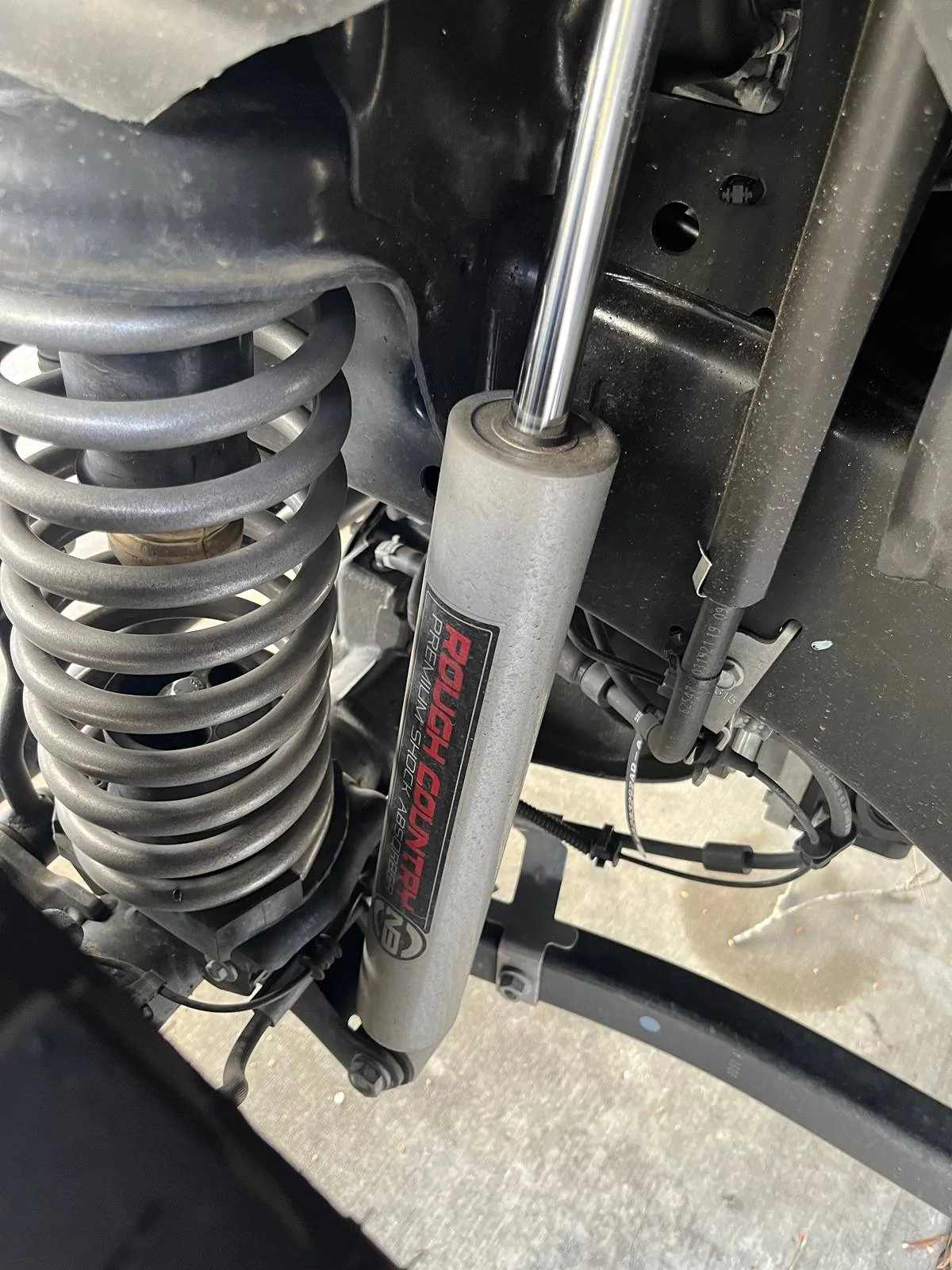 Jeep Wrangler JL Shock off the bracket - help with info IMG_1398