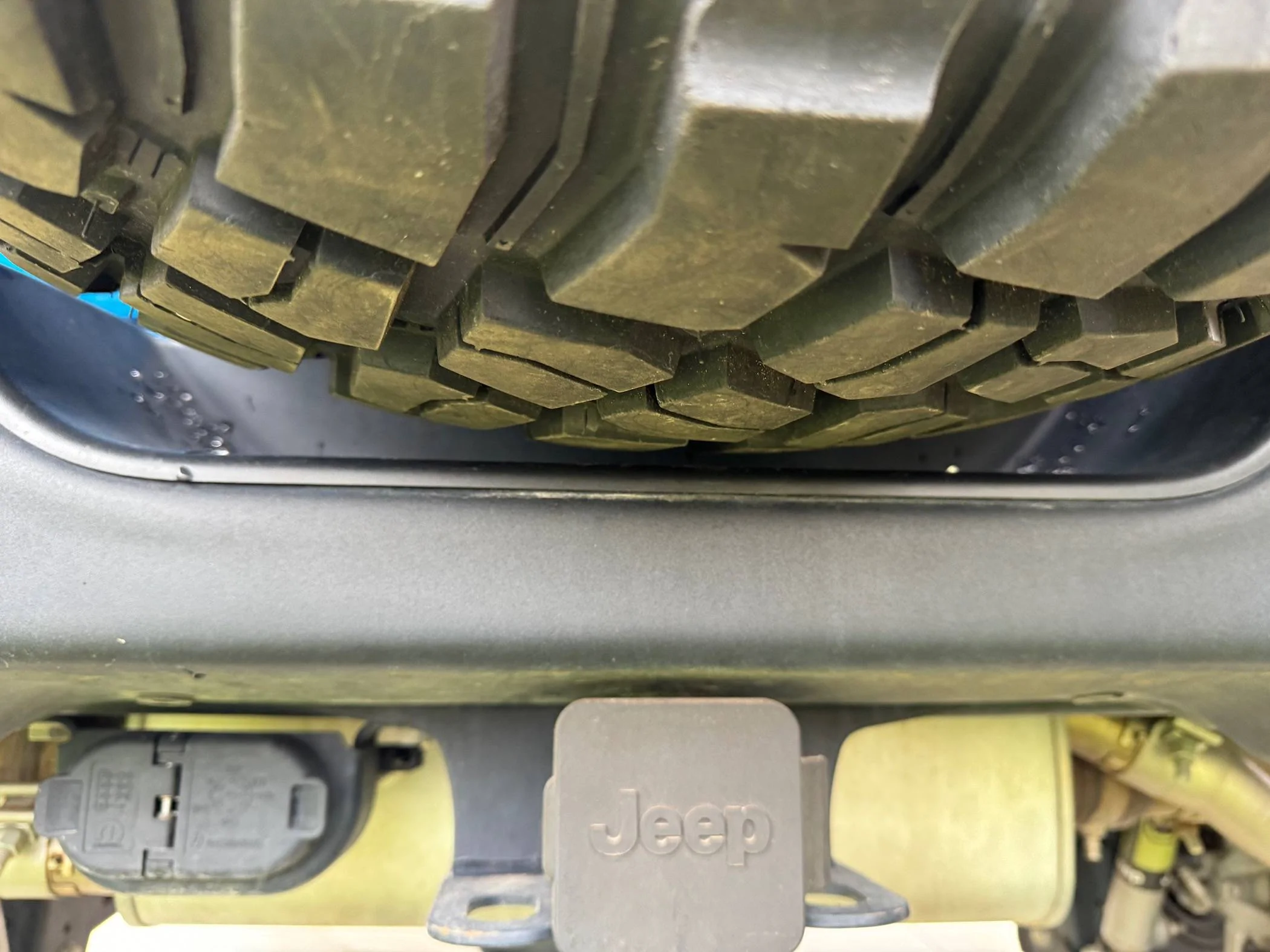Jeep Wrangler JL Nitto 38" Load C Ridge Grappler tempImagekJPjcS
